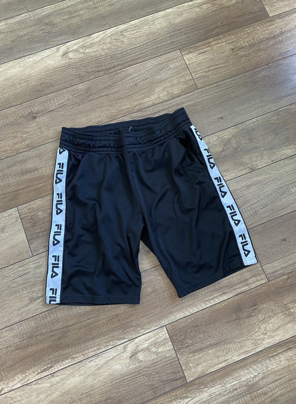 Fila Vintage Fila Shorts Track Multilogo Size US 34 / EU 50 - 4 Thumbnail