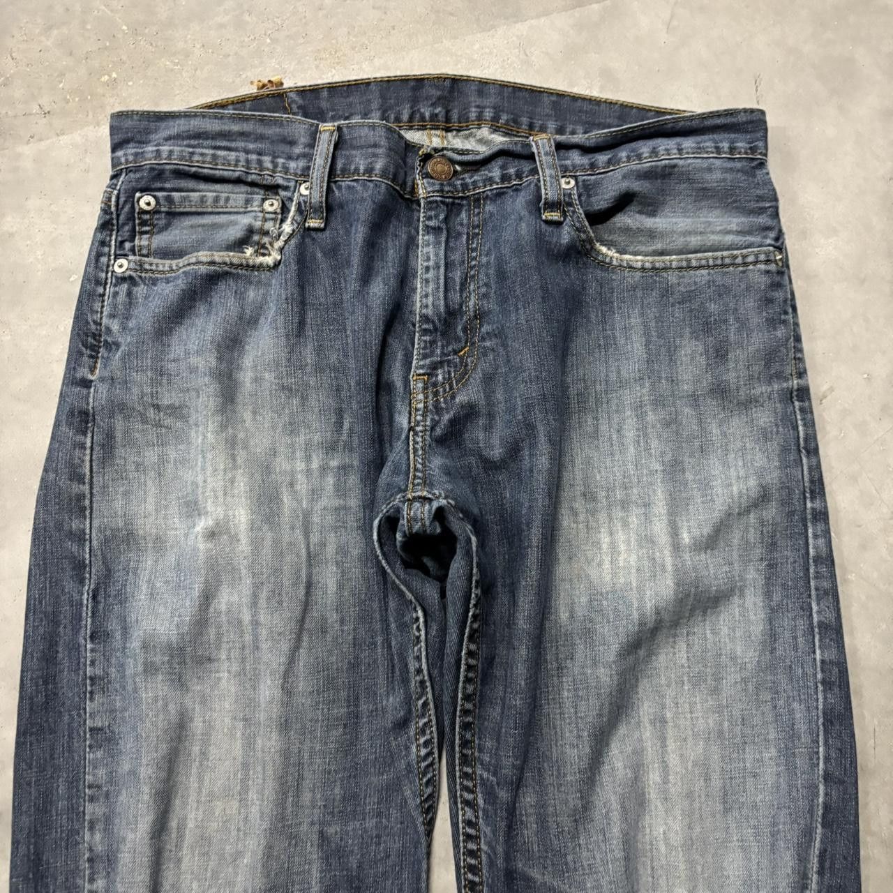 Levi's × Vintage Crazy Vintage Y2K/2000s Grunge Faded Dark Wash Levi’s Distressed Denim Jeans! Size US 32 / EU 48 - 5 Thumbnail