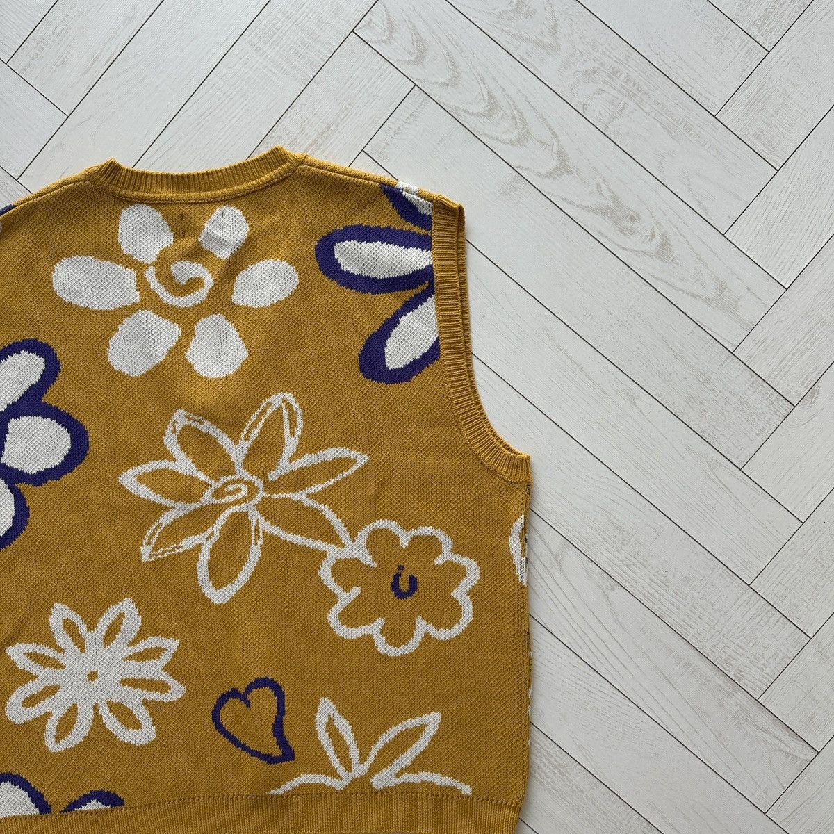 Asos Asos retro knit Floral print vest y2k flowers vintage style Size US M / EU 48-50 / 2 - 4 Thumbnail