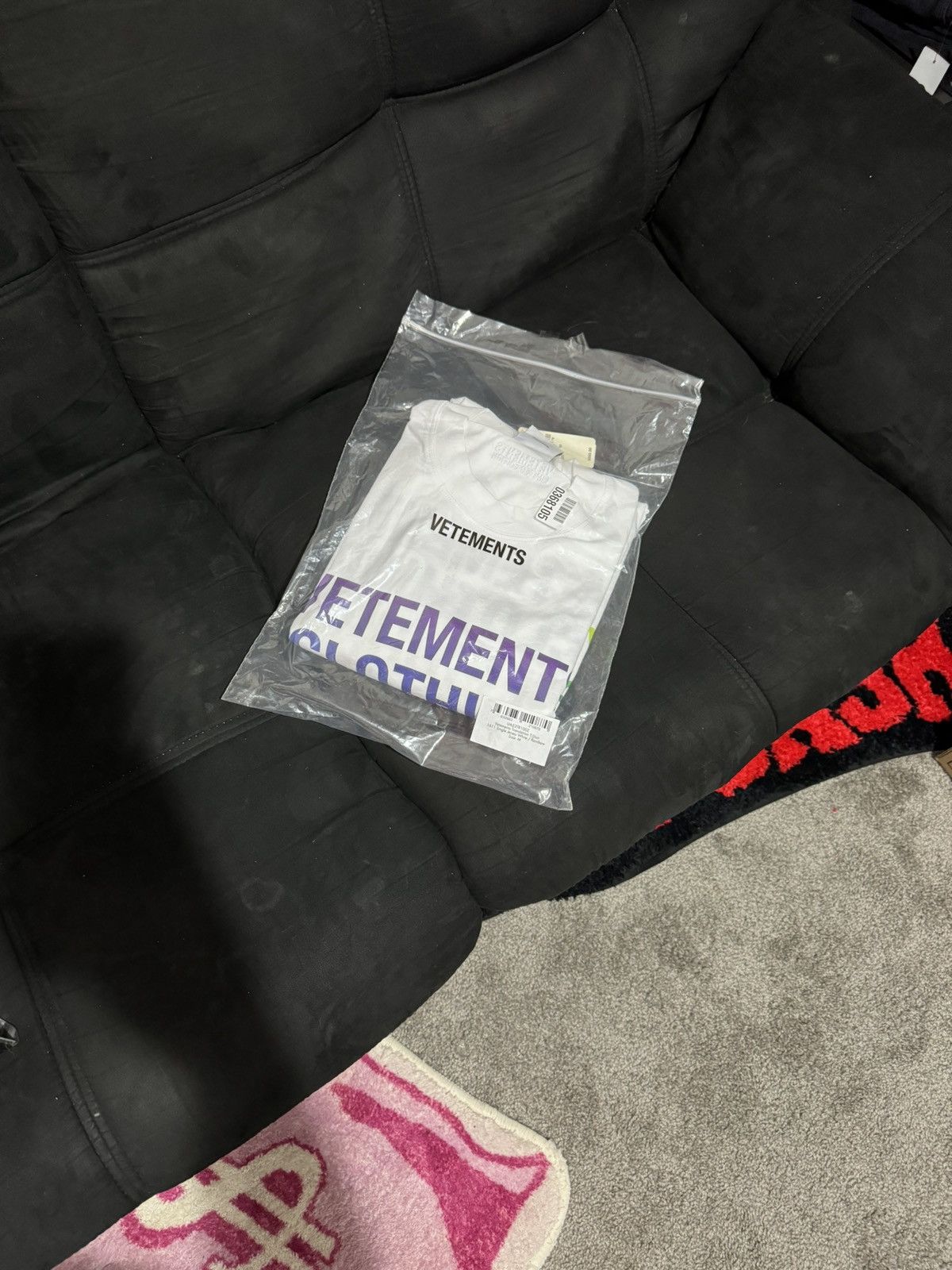 Vetements Vetements White Rainbow Translation Tee Medium Size US M / EU 48-50 / 2 - 2 Thumbnail