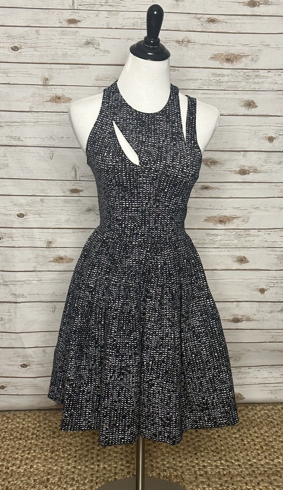 cinq a sept black/white sleeveless cutout dress Size 0