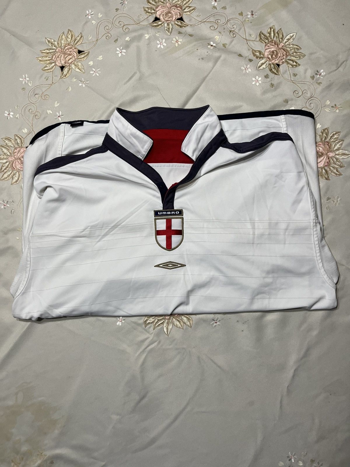 Umbro Vintage authentic Umbro England 2003-2005 reversible jersey Size US XXL / EU 58 / 5 - 6 Thumbnail