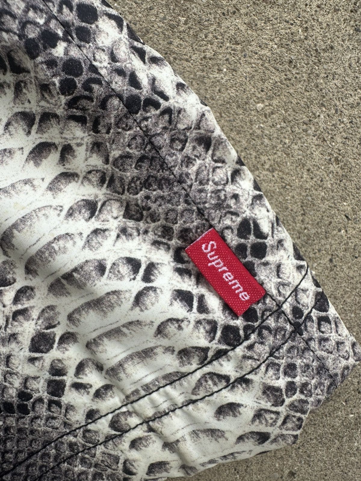 Supreme × The North Face Supreme The North Face Snakeskin Taped Seam Jacket size M Size US M / EU 48-50 / 2 - 6 Thumbnail