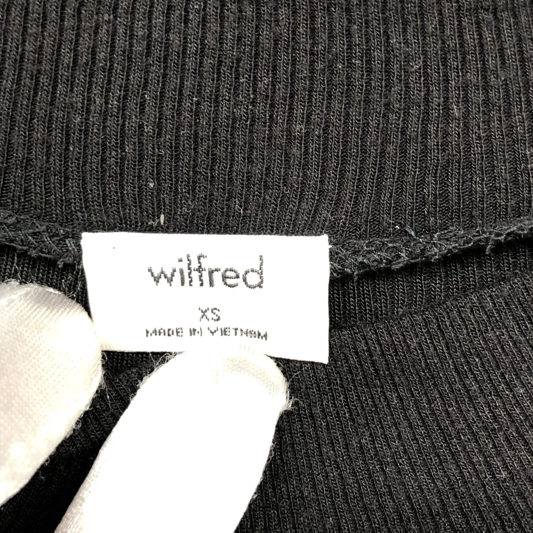 Vintage Wilfred Artizia Black Puff Sleeve Top Womens XS Mock Neck Crop Long Sleeve T-Shirt Cropped Lightweight Knit Casual Modern Size XS / US 0-2 / IT 36-38 - 5 Thumbnail