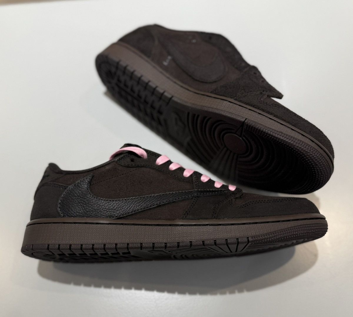Nike × Travis Scott Air Jordan 1 Retro Low SP Travis Scott Velvet Brown Size US 9 / EU 42 - 5 Thumbnail
