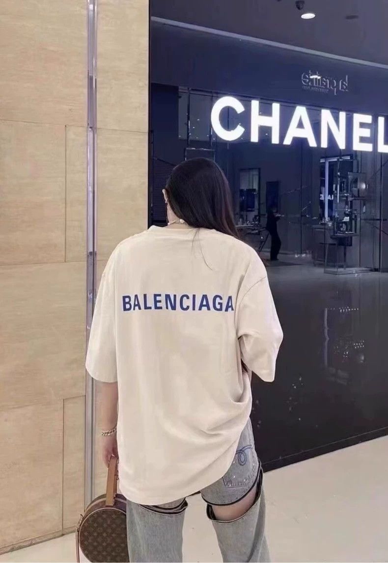 Balenciaga Balenciaga Logo short sleeve with front and back monogram p Size US S / EU 44-46 / 1 - 7 Thumbnail