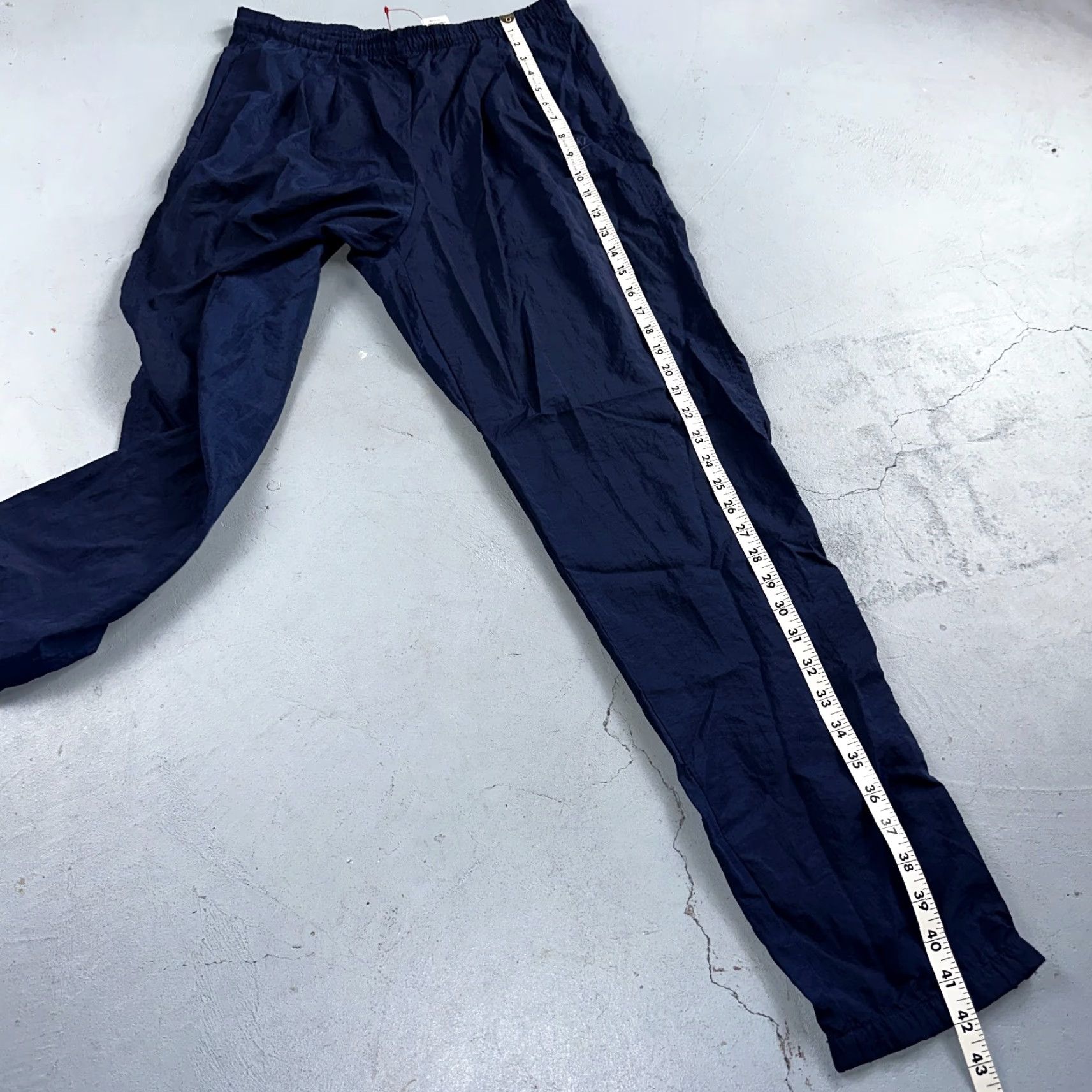 Nike VINTAGE Nike 90s Windbreaker Track Pants Navy S Mens Zip Nylon Unlined Size US 29 - 7 Thumbnail