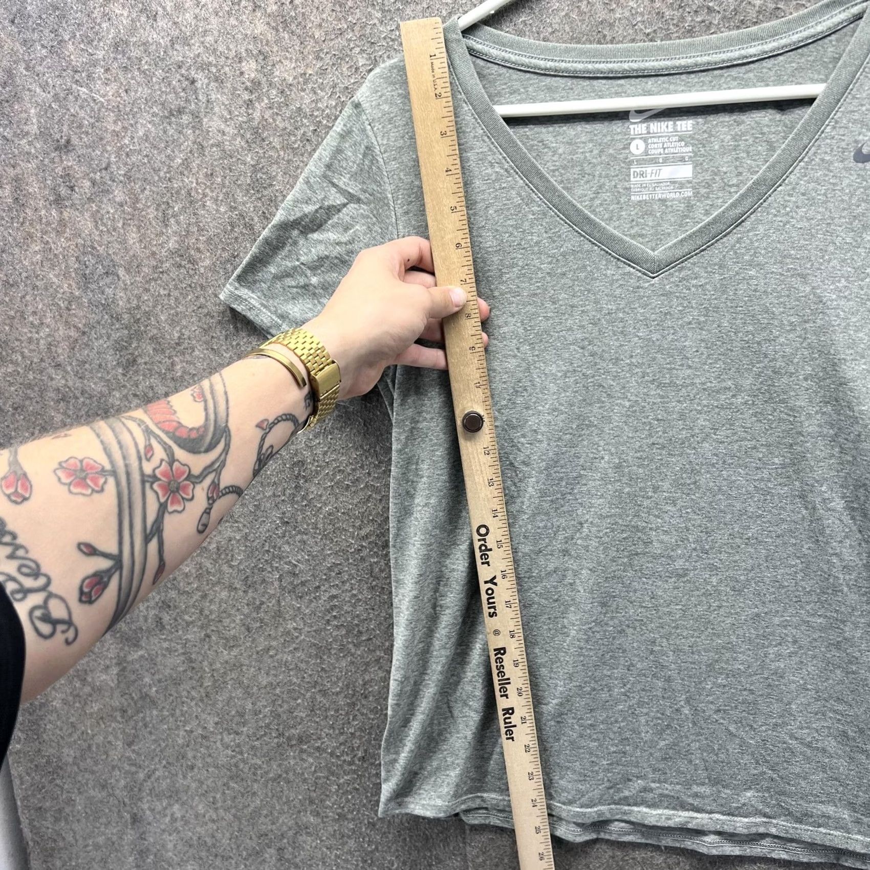 Nike Nike Dri-FIT Shirt Womens Large Gray V-Neck Athletic Tee Running Training Size L / US 10 / IT 46 - 6 Thumbnail