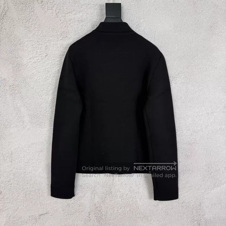 Louis Vuitton Louis Vuitton Black embossed dark full print jacket Size US M / EU 48-50 / 2 - 2 Thumbnail