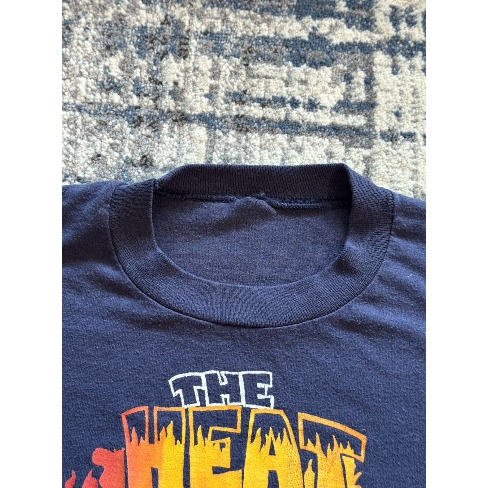Vintage VINTAGE 1986 The Heat Is On Detroit Devils Night Shirt L Men Halloween Eminem D12 Size US L / EU 52-54 / 3 - 4 Thumbnail