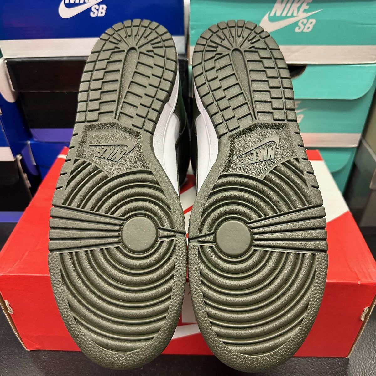 Nike Size 10.5 - Nike Dunk Hi Retro Cargo Khaki 846813-300 Size US 10.5 / EU 43-44 - 5 Thumbnail
