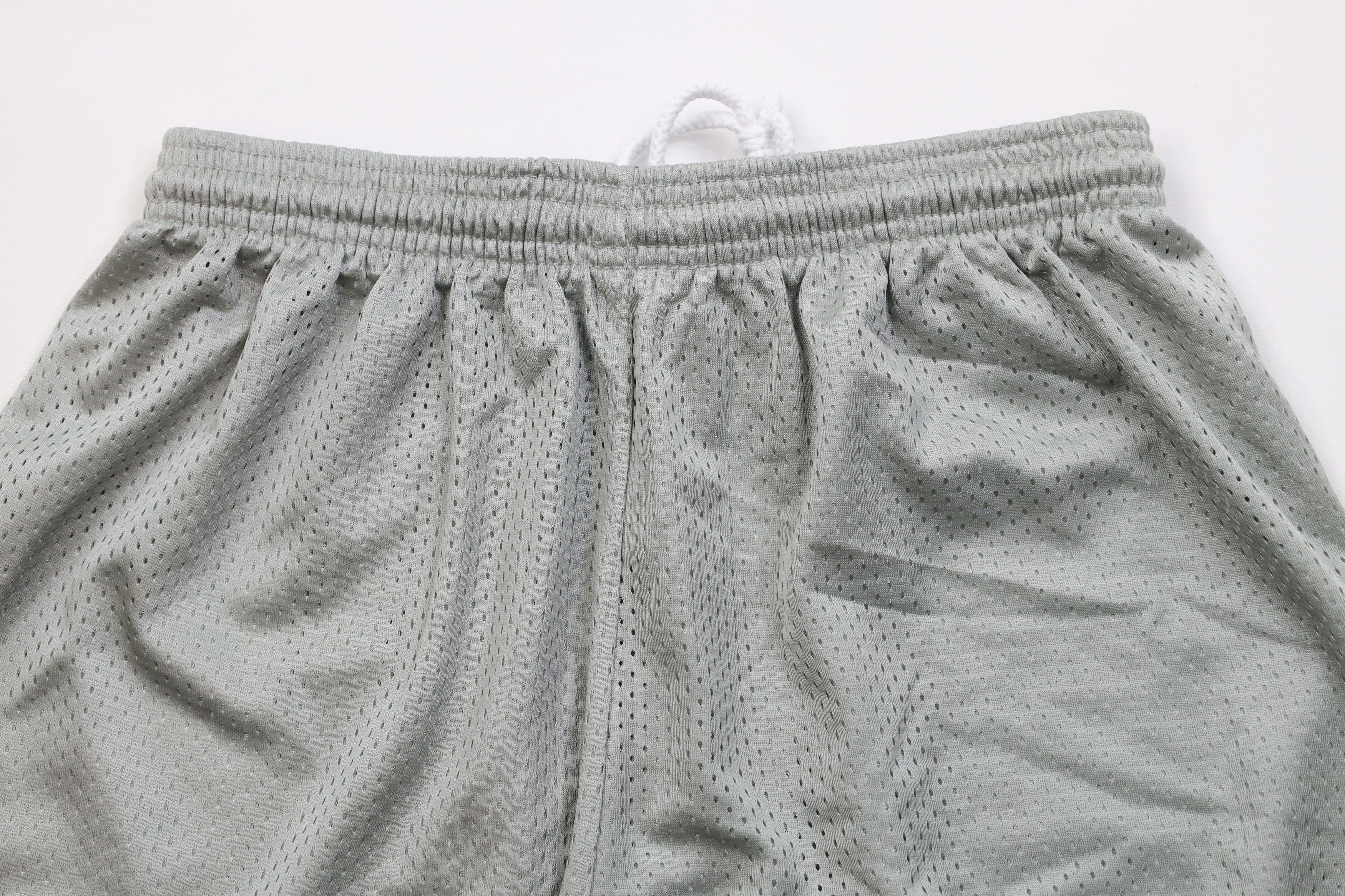 Vintage Vintage 90s Y2K Streetwear Basketball Shorts Training Silver Size US 32 / EU 48 - 8 Thumbnail