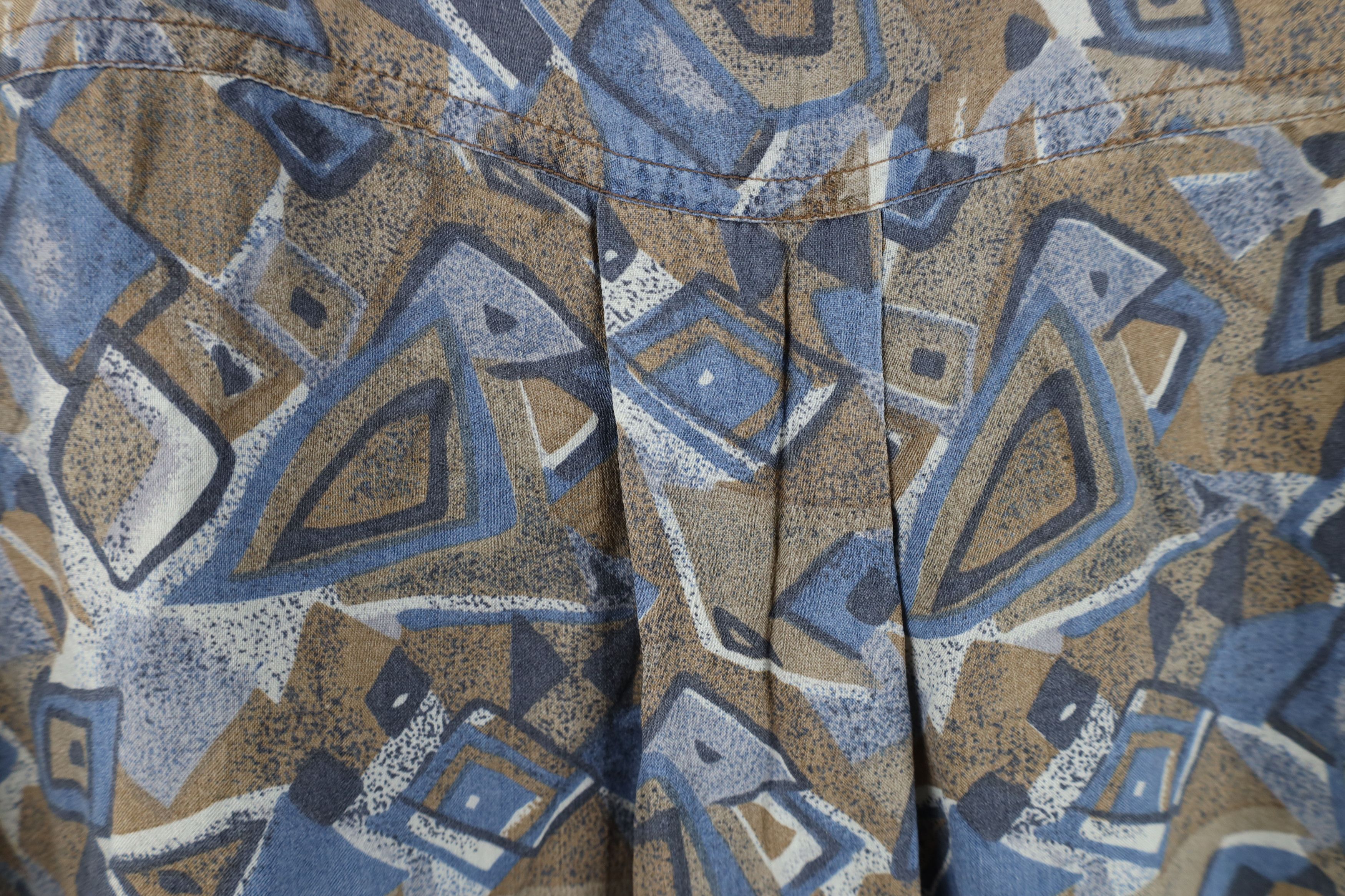 Vintage Vintage 90s Streetwear Silk Geometric Baggy Button Shirt Size US L / EU 52-54 / 3 - 8 Thumbnail