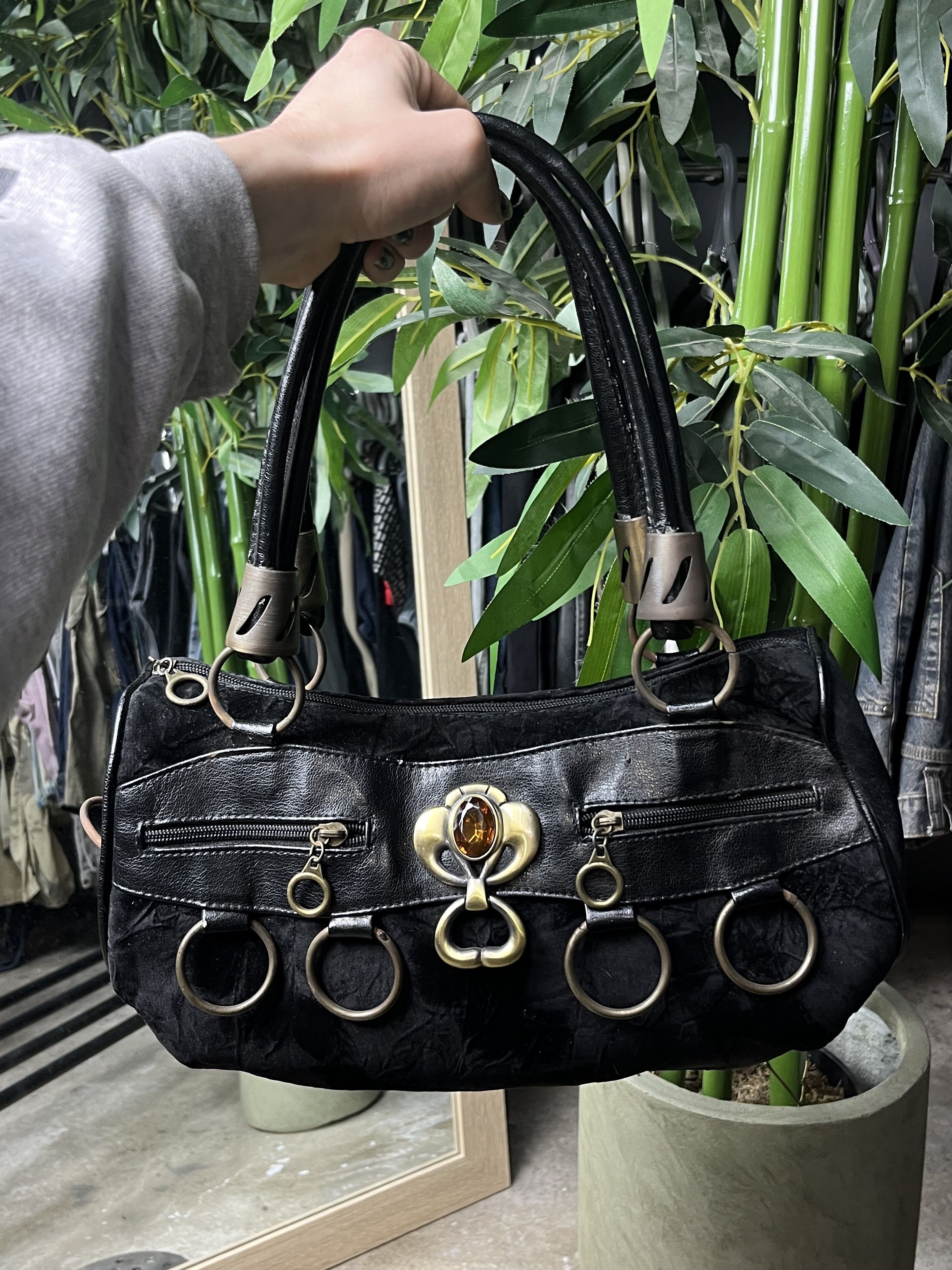 Vintage 2000s BLACK O-RING PUNK BAGUETTE HANDBAG - № 6200 Size ONE SIZE - 6 Thumbnail