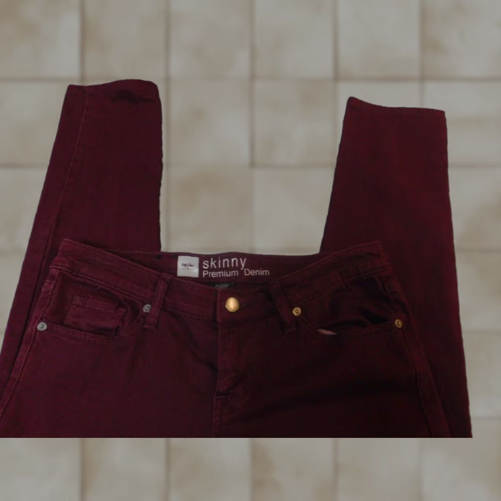 Mossimo Mossimo Womens Jeans 4 Burgundy Skinny Premium Denim with Pockets Zip 29in Inseam Regular Rise Mid Stretch Red Cotton Size 27" / US 4 / IT 40 - 1 Thumbnail