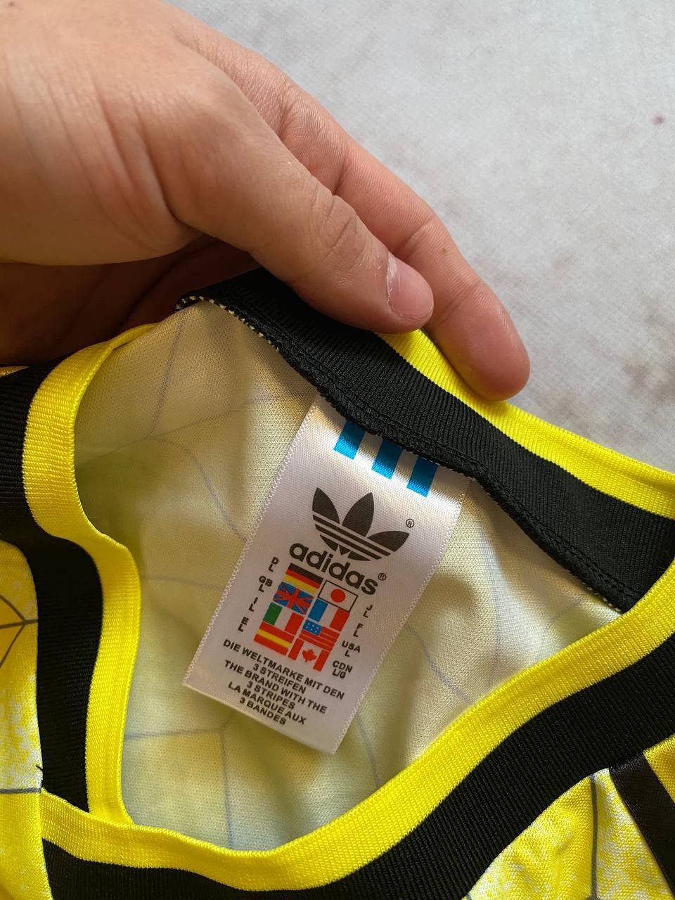 Adidas 1989/1990 Adidas Borussia Dortmund Retro Away Soccer Jersey Size US L / EU 52-54 / 3 - 4 Thumbnail