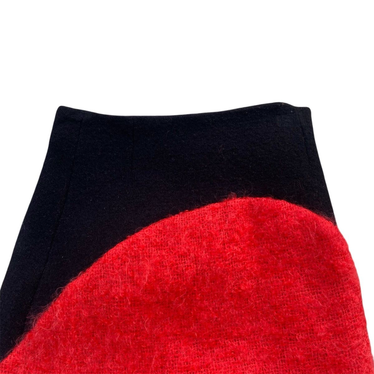 Dirk Van Saene Dirk Van Saene FW2007 Red Mohair Appliqué Skirt Size 26" / US 2 / IT 38 - 3 Thumbnail