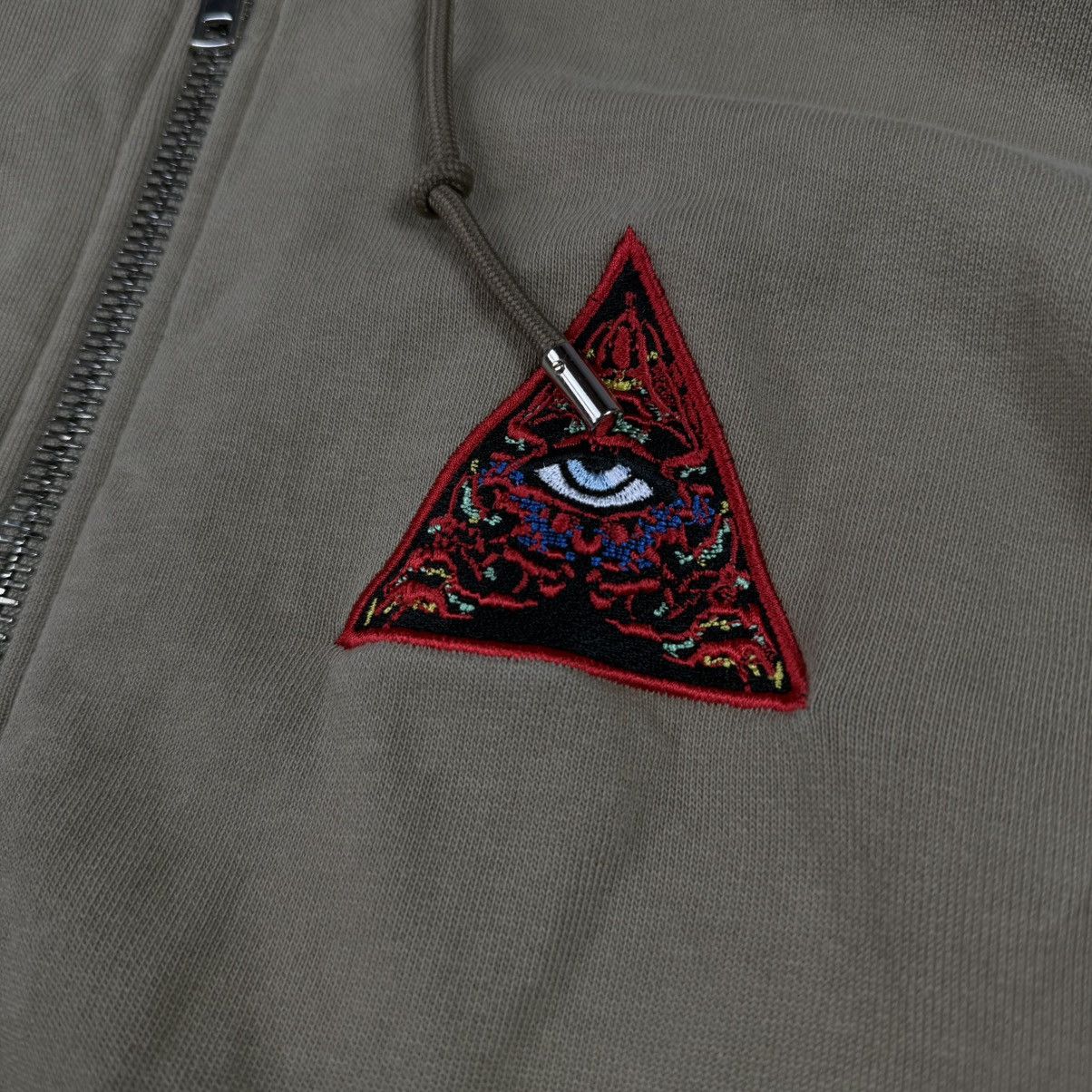 Givenchy Givenchy Realize Real Eyes Real Lies Embroidered Zip Hoodie Size US L / EU 52-54 / 3 - 3 Thumbnail