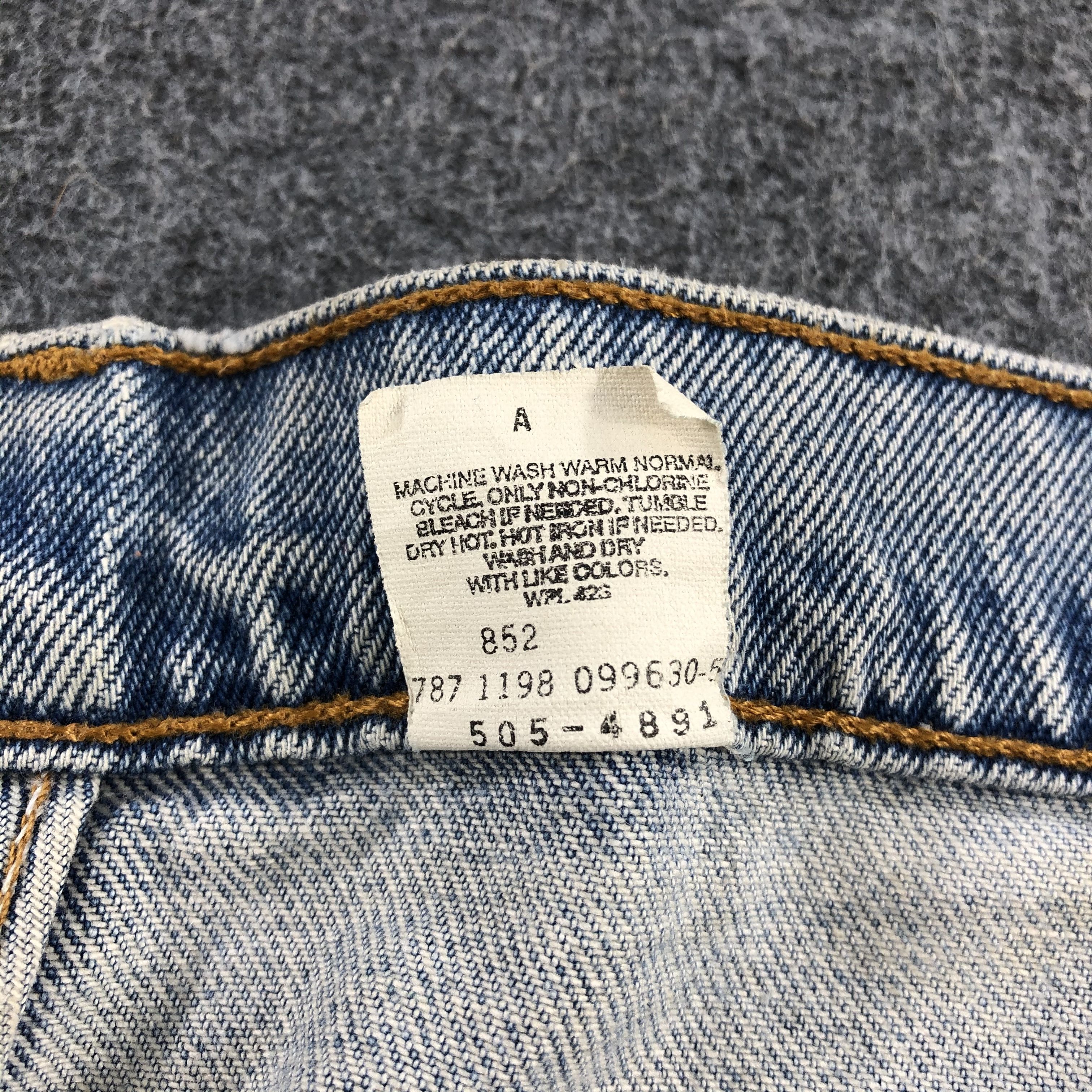 Levi's Vintage 90s Light Wash Levis 505 Jeans-J1987 Size US 32 / EU 48 - 19 Thumbnail