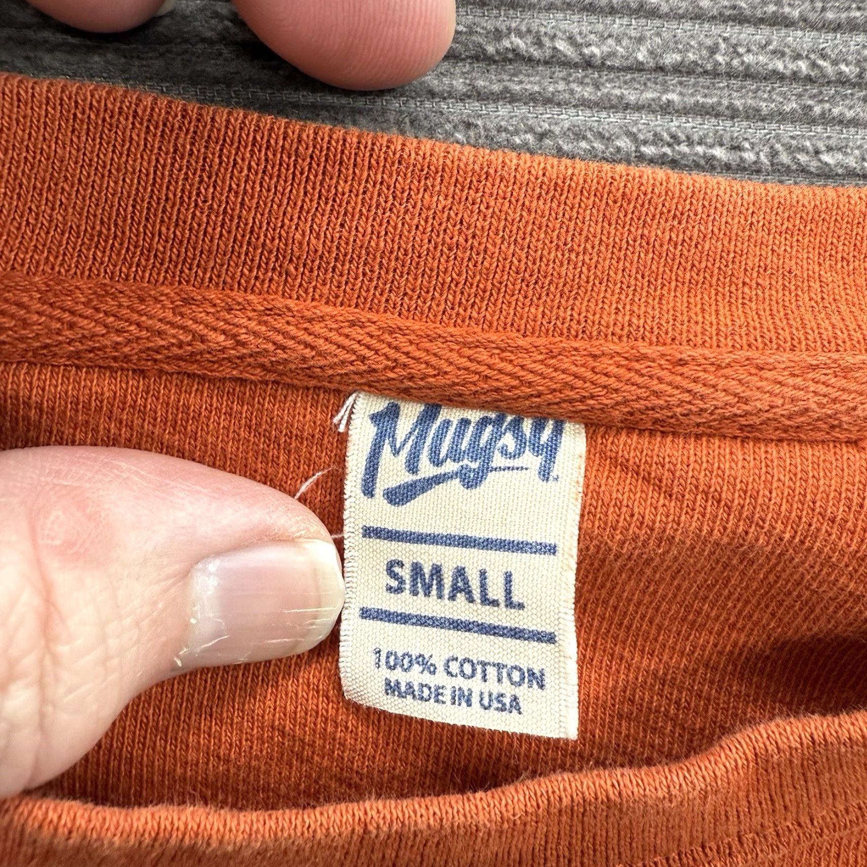 Vintage Mugsy Sweatshirt Men Small Orange Cotton Long Sleeve Crewneck Outdoors Casual Size US S / EU 44-46 / 1 - 3 Thumbnail