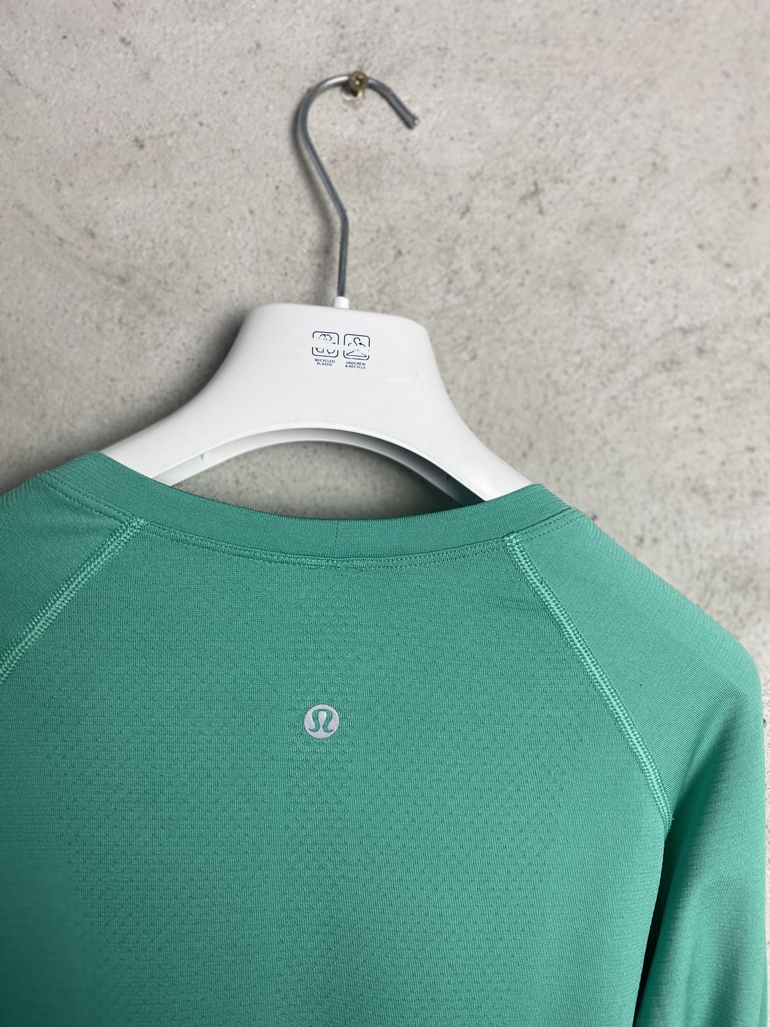 Lululemon Lululemon blouse longsleeve run gym pilates yoga pilates Size XS / US 0-2 / IT 36-38 - 5 Thumbnail
