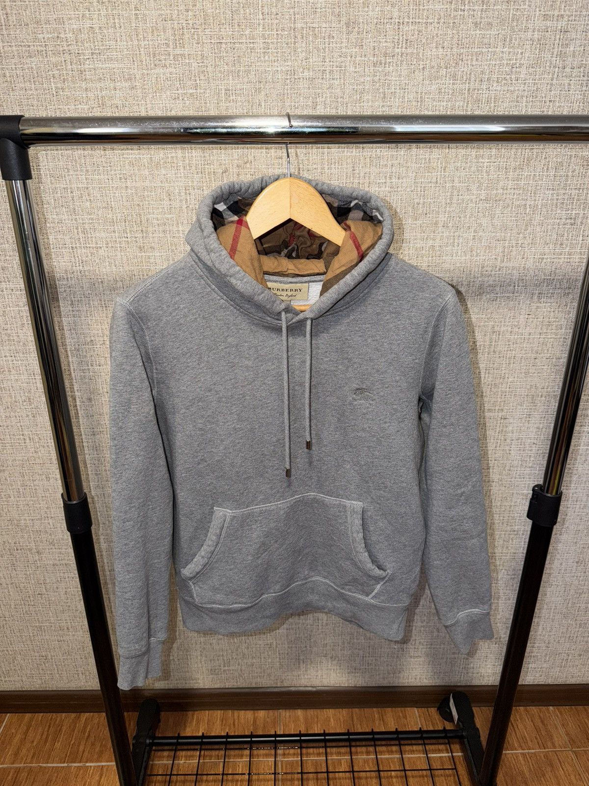Burberry BURBERRY CHECKED HOOD GREY HOODIE Size US S / EU 44-46 / 1 - 1 Thumbnail