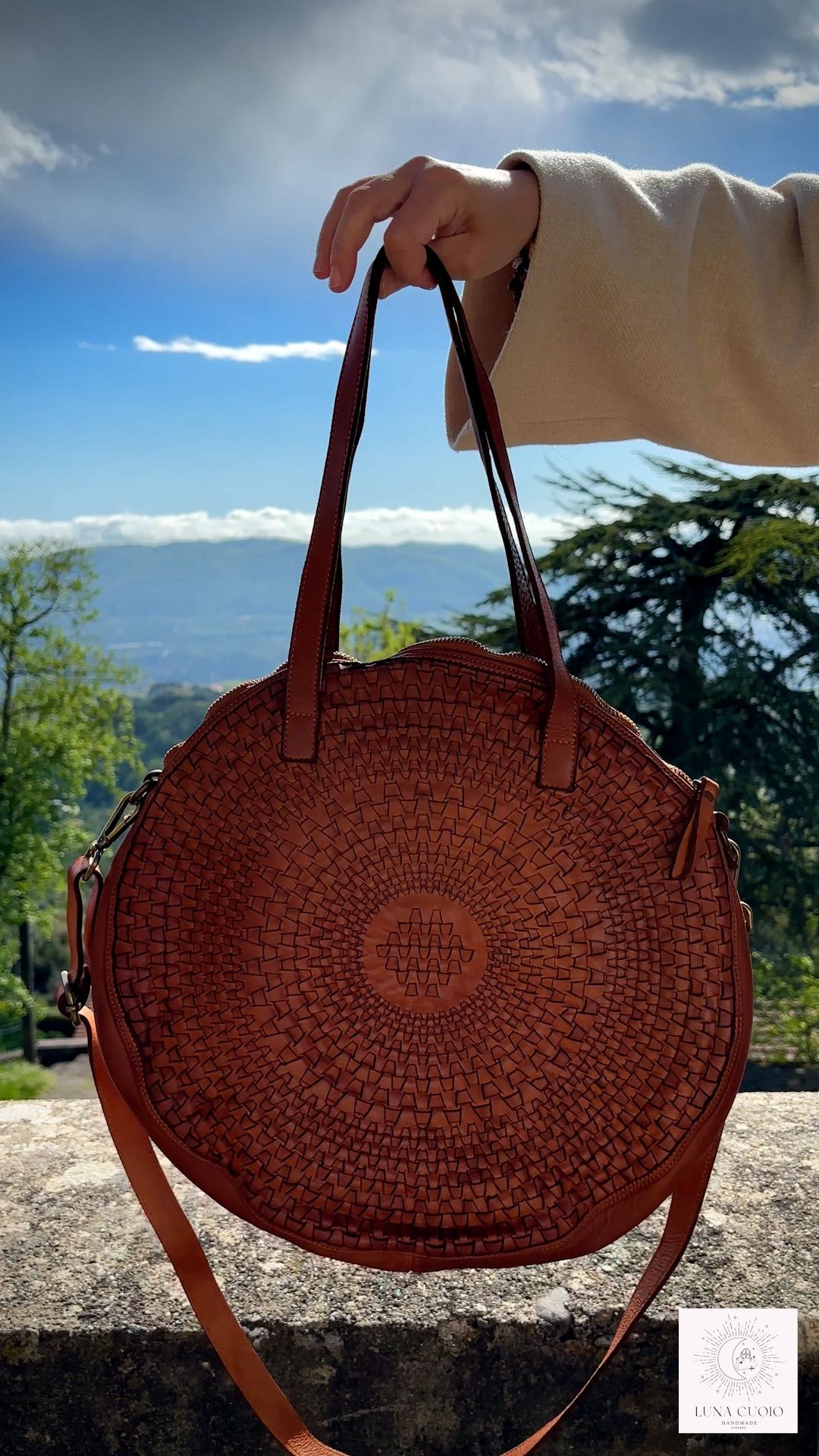 Vera Pelle Handmade Round Woven Leather Tote Bag Size ONE SIZE - 4 Thumbnail
