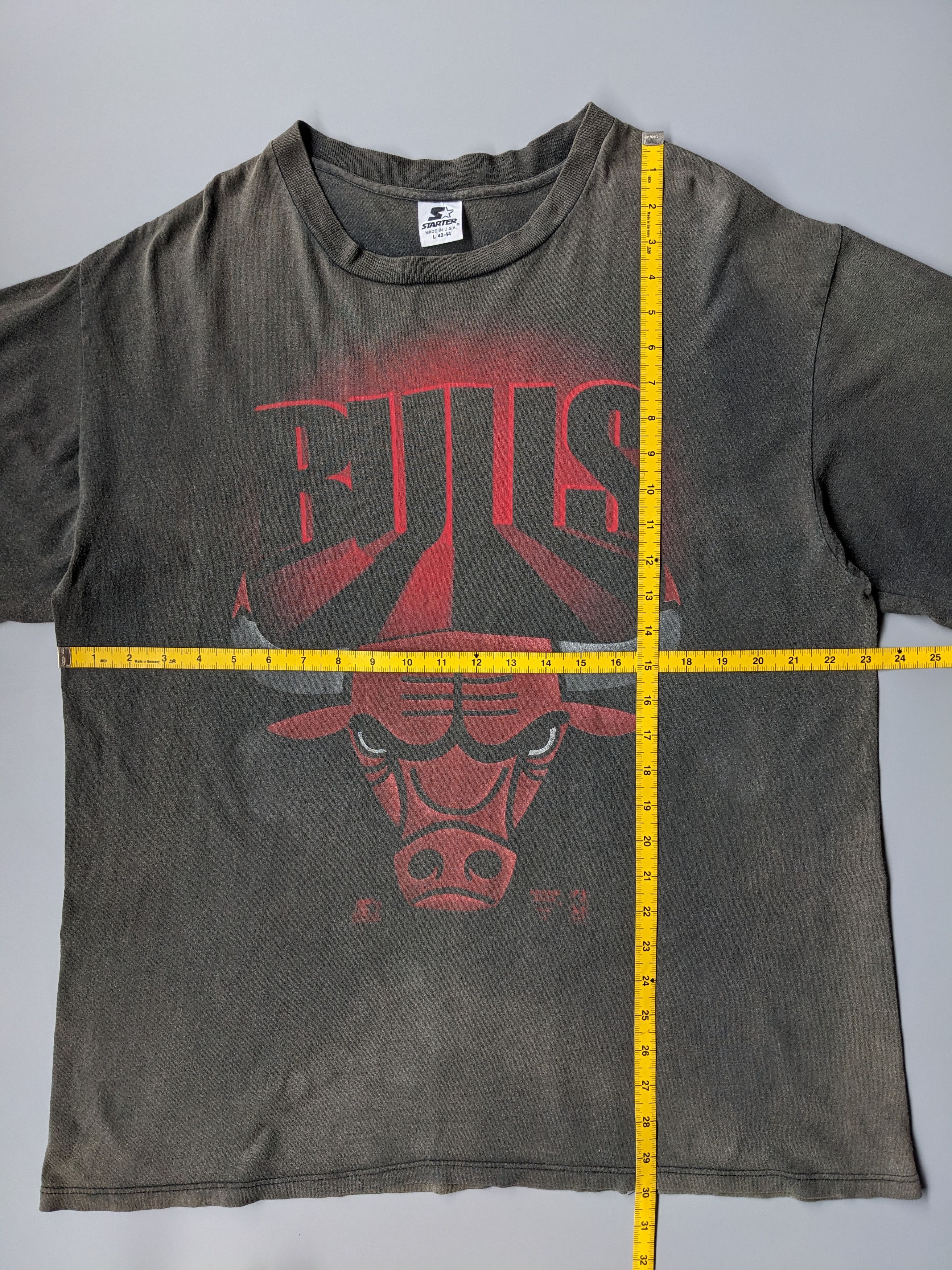 Starter Vintage 90s Starter Chicago Bulls sunfaded tee Size US L / EU 52-54 / 3 - 7 Thumbnail