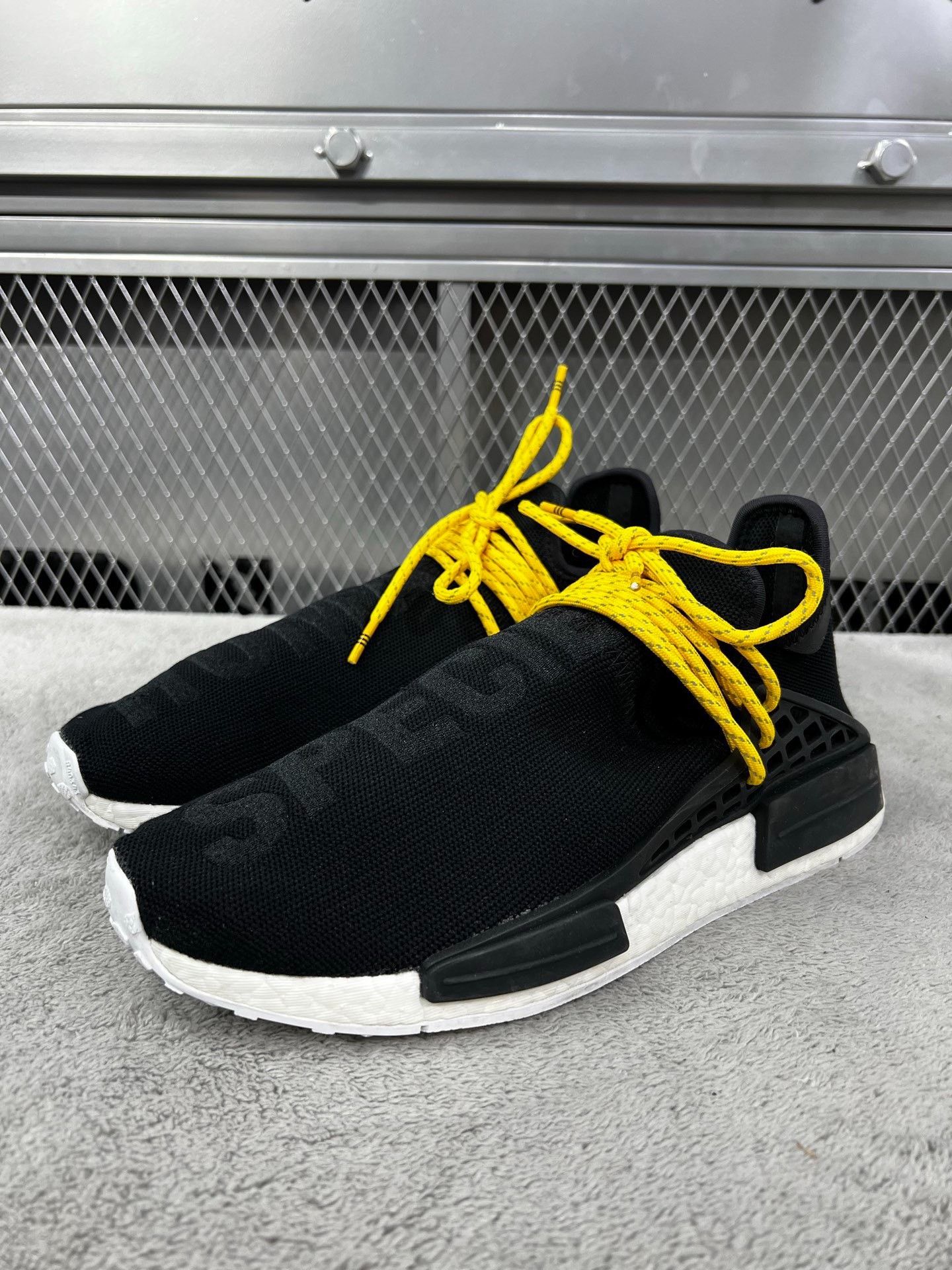 Adidas Adidas Black Lowtop Sneakers 44 Men Size US 10.5 / EU 43-44 - 1 Thumbnail