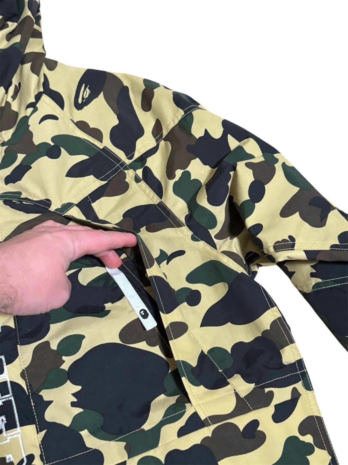 Bape × October's Very Own 🔥BAPE x OVO 1st Camo Mountain Windbreaker Jacket/Windrunner Size US L / EU 52-54 / 3 - 8 Thumbnail