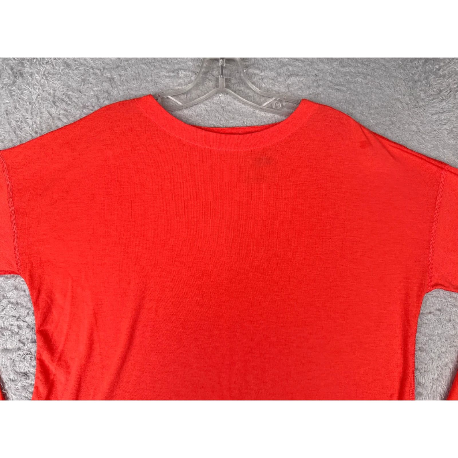 The North Face The North Face Shirt Women Medium Red Long Sleeve Crew Polyester Blend READ Size M / US 6-8 / IT 42-44 - 4 Thumbnail
