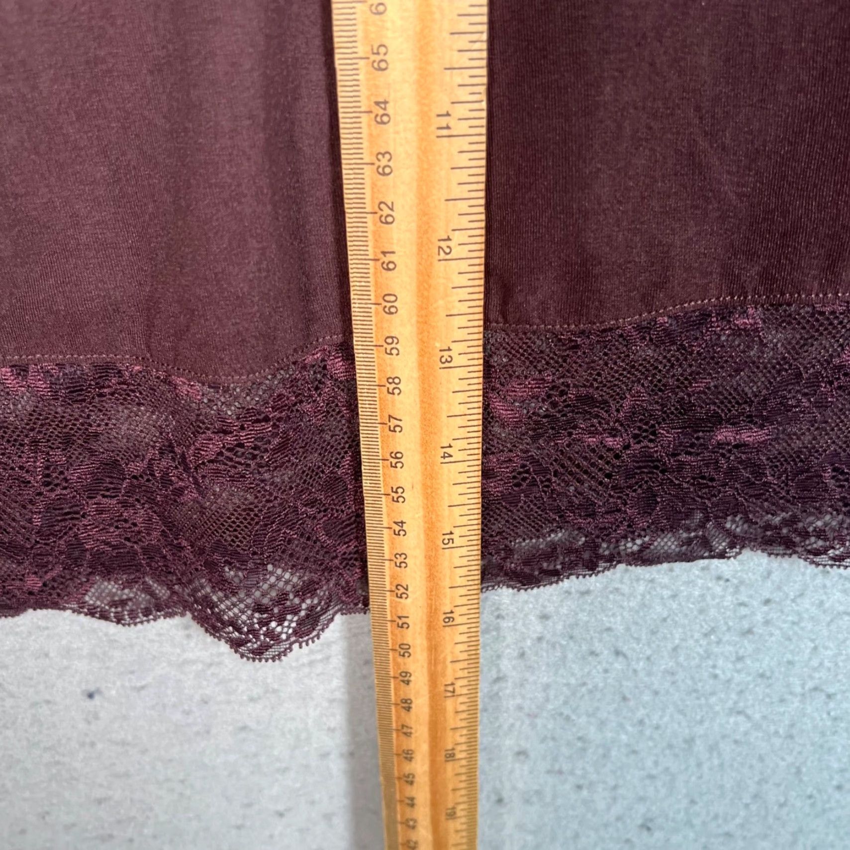 H&M H&M Camisole Tank Shirt Womens Medium Burgundy Lace Trim Cami Top Spaghetti Straps Adjustable Tie Straps Sleeveless Size M / US 6-8 / IT 42-44 - 6 Thumbnail