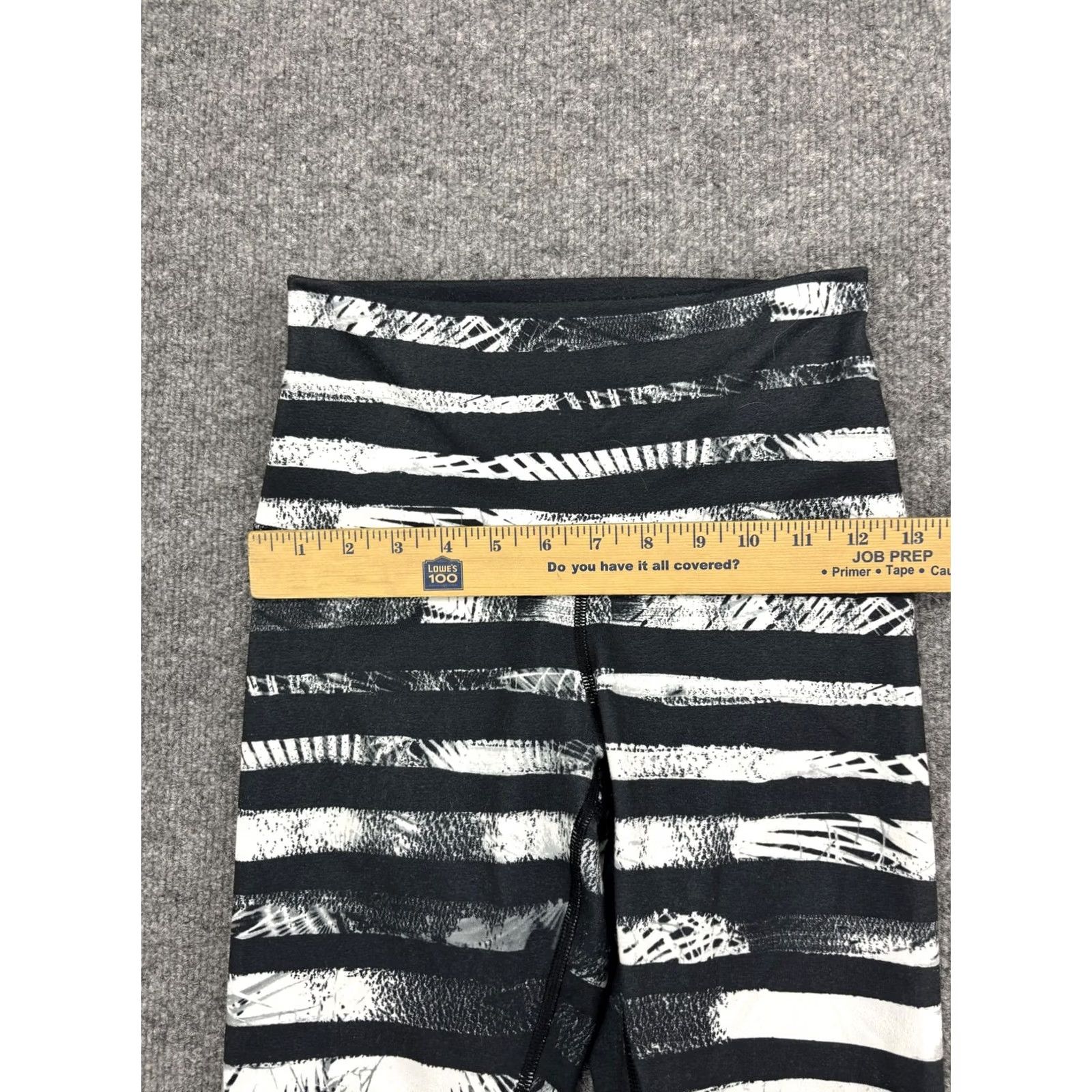Lululemon Lululemon Pants Womens 4 Black White High Rise Ankle Leggings Yoga Activewear Pants Size 27" / US 4 / IT 40 - 2 Thumbnail