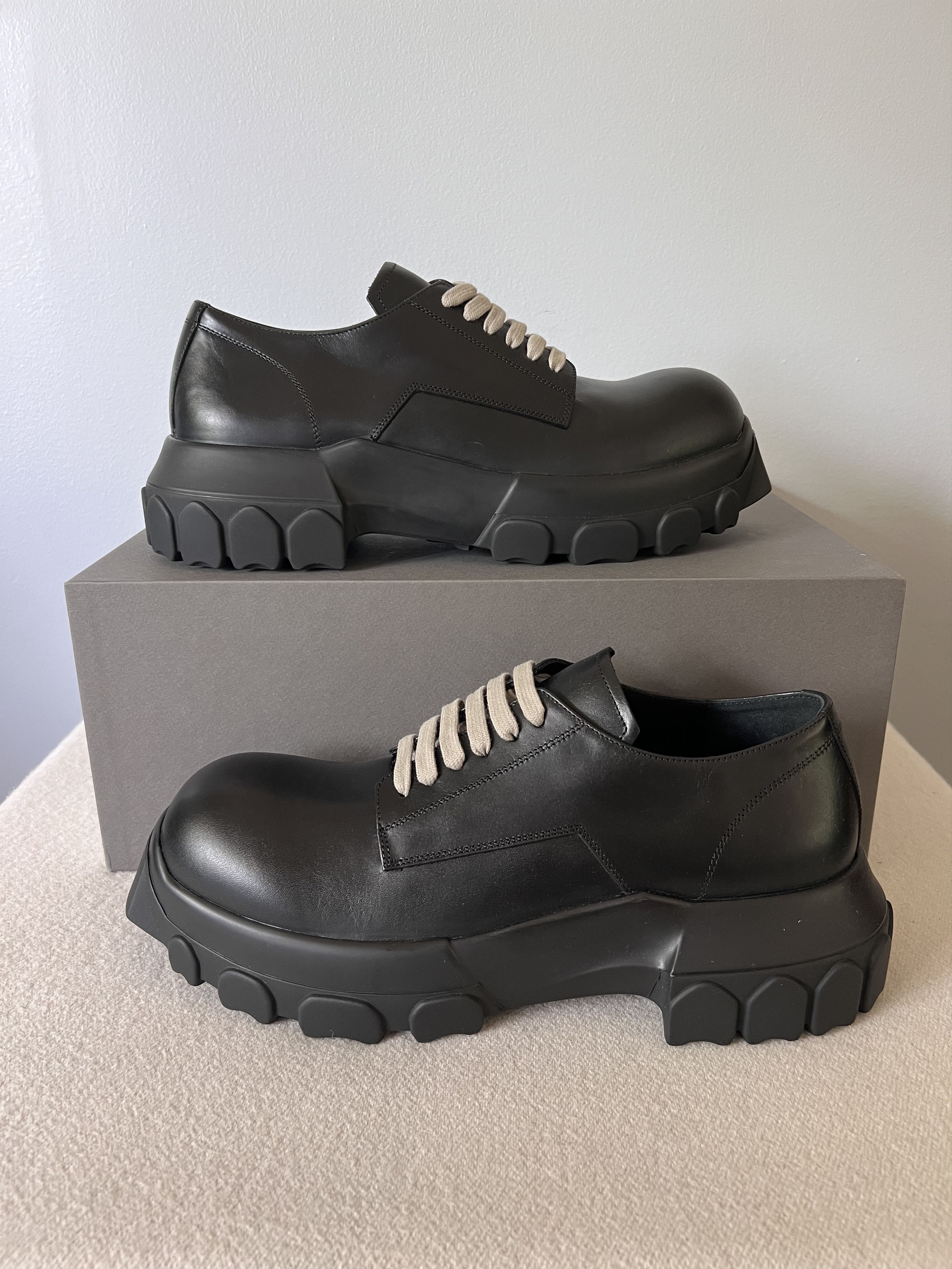 Rick Owens Rick Owens Laceup Bozo Low Top Tractor Boots in Black Size US 11 / EU 44 - 2 Thumbnail