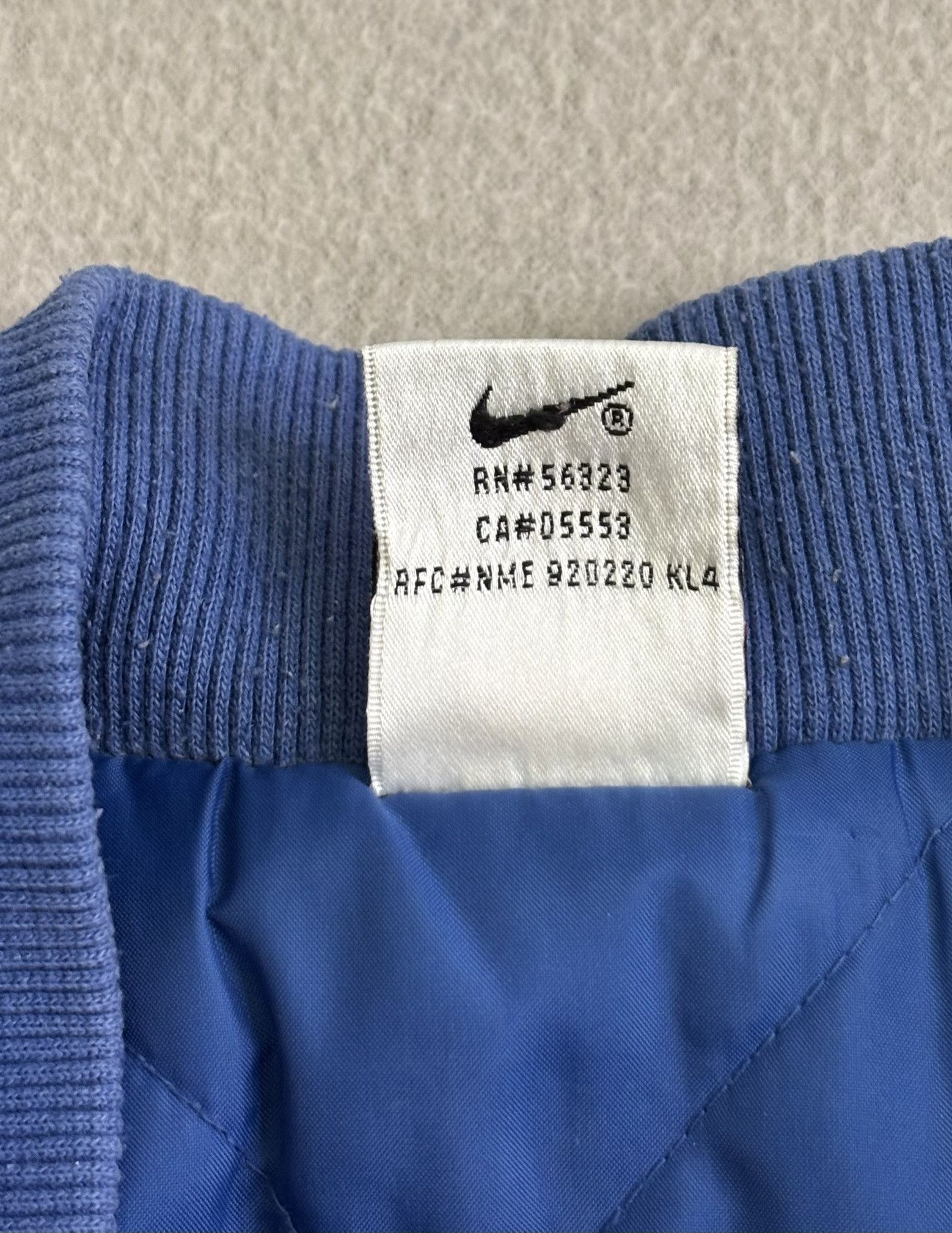 Nike Nike jacket Big Swoosh vintage 90s size XL Size US XL / EU 56 / 4 - 15 Thumbnail