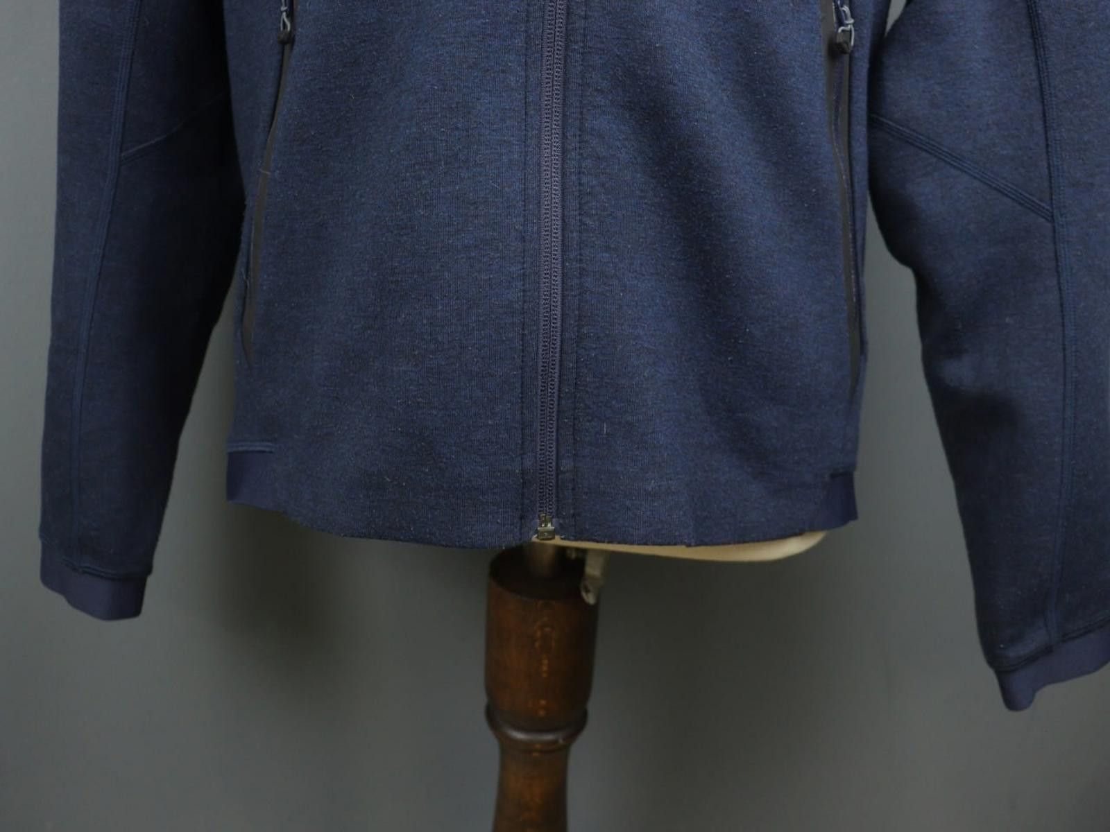 J.Lindeberg J.Lindeberg Navy Zip Pocket Athletic Hooded Jacket Size L Size L / US 10 / IT 46 - 12 Thumbnail