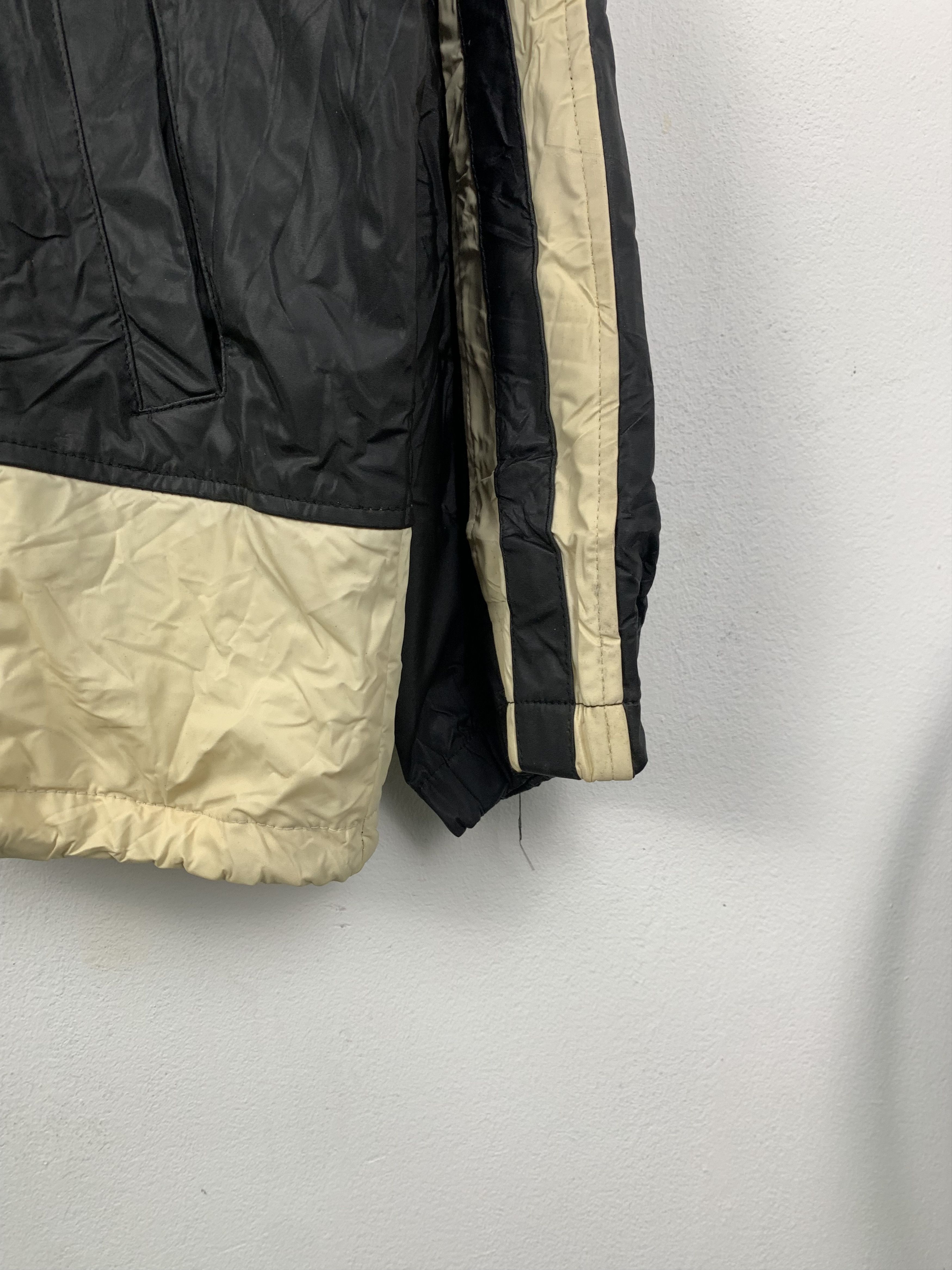 Versace Vintage A. Versace Embroidered Windbreaker Jacket J1348 Size US L / EU 52-54 / 3 - 7 Thumbnail