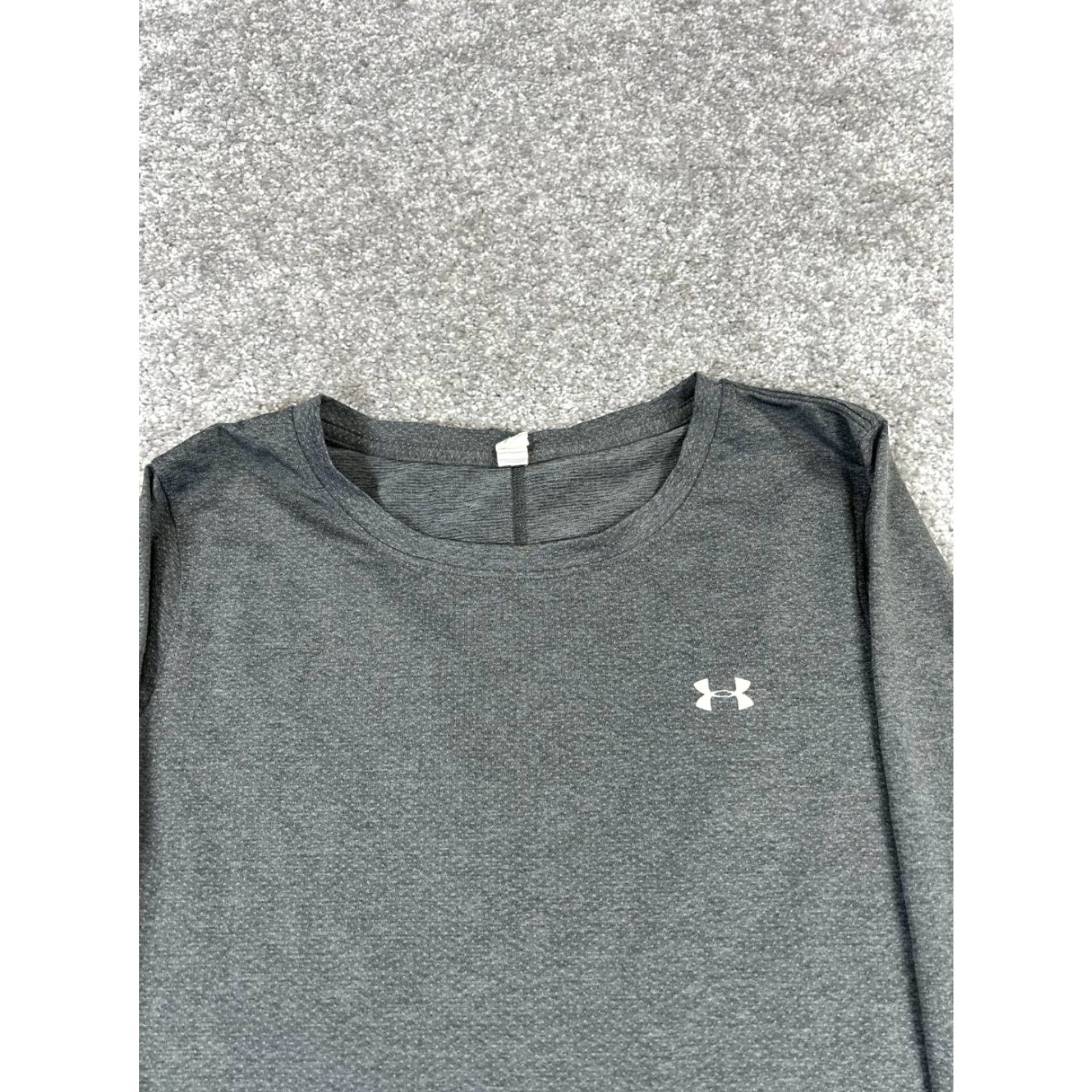 Under Armour Under Armour Shirt Womens Small Gray Heatgear Pullover Running Size S / US 4 / IT 40 - 2 Thumbnail