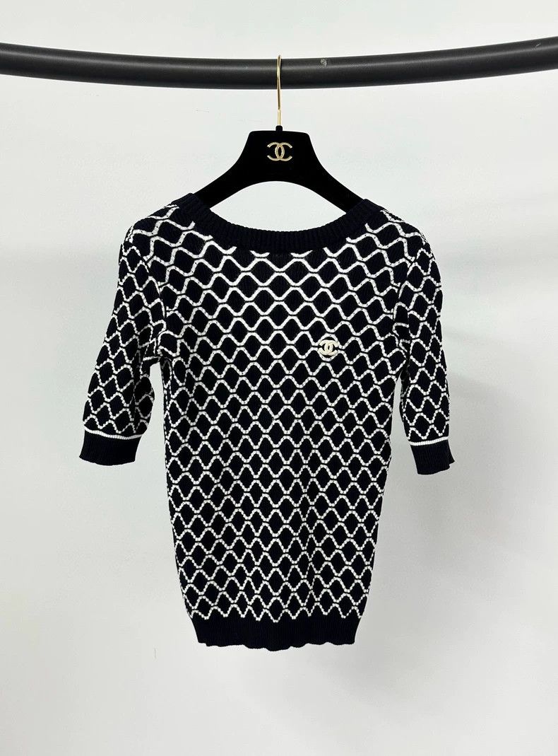 Chanel Chanel Black White Quilted Knit Top Size US S / EU 44-46 / 1 - 1 Thumbnail