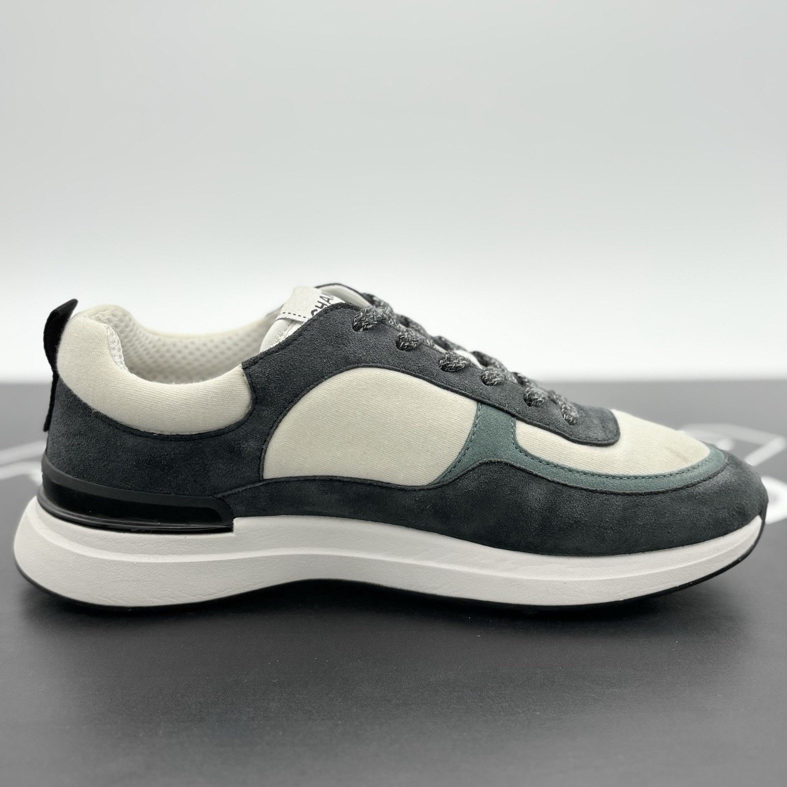 Chanel Chanel Interlocking CC Logo Suede Sneaker ' Green '| WORN 1x Size US 8 / EU 41 - 10 Thumbnail
