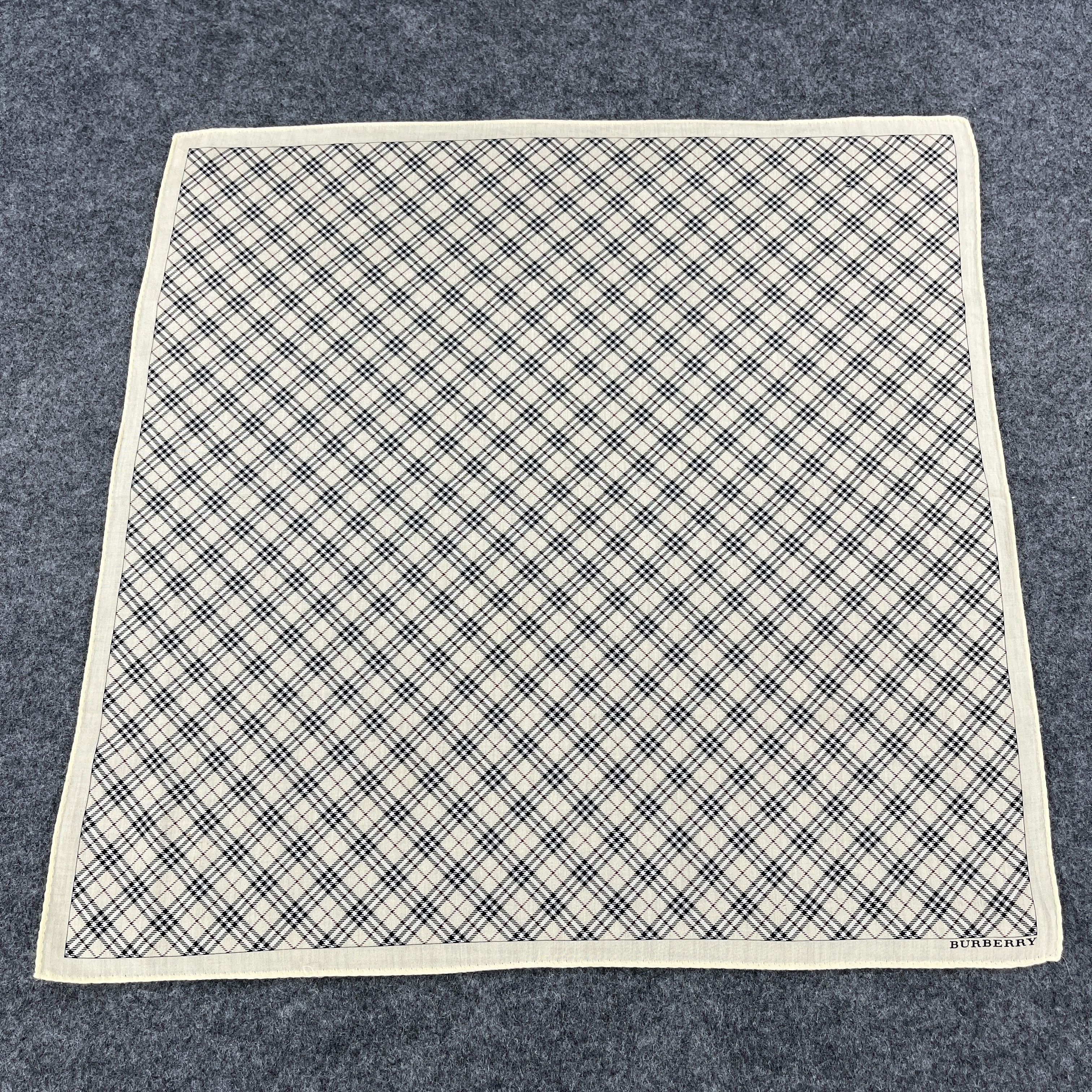 Burberry Burberry Handkerchief / Bandana / Neckerchief B130 Size ONE SIZE - 2 Thumbnail