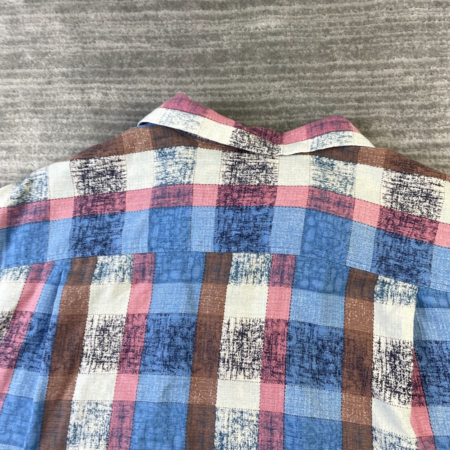 Tommy Bahama VINTAGE not specified, so omit. Final title: Tommy Bahama Shirt Mens M Blue Silk Cotton Button-Up Hawaiian Floral Short Sleeve Size US M / EU 48-50 / 2 - 5 Thumbnail