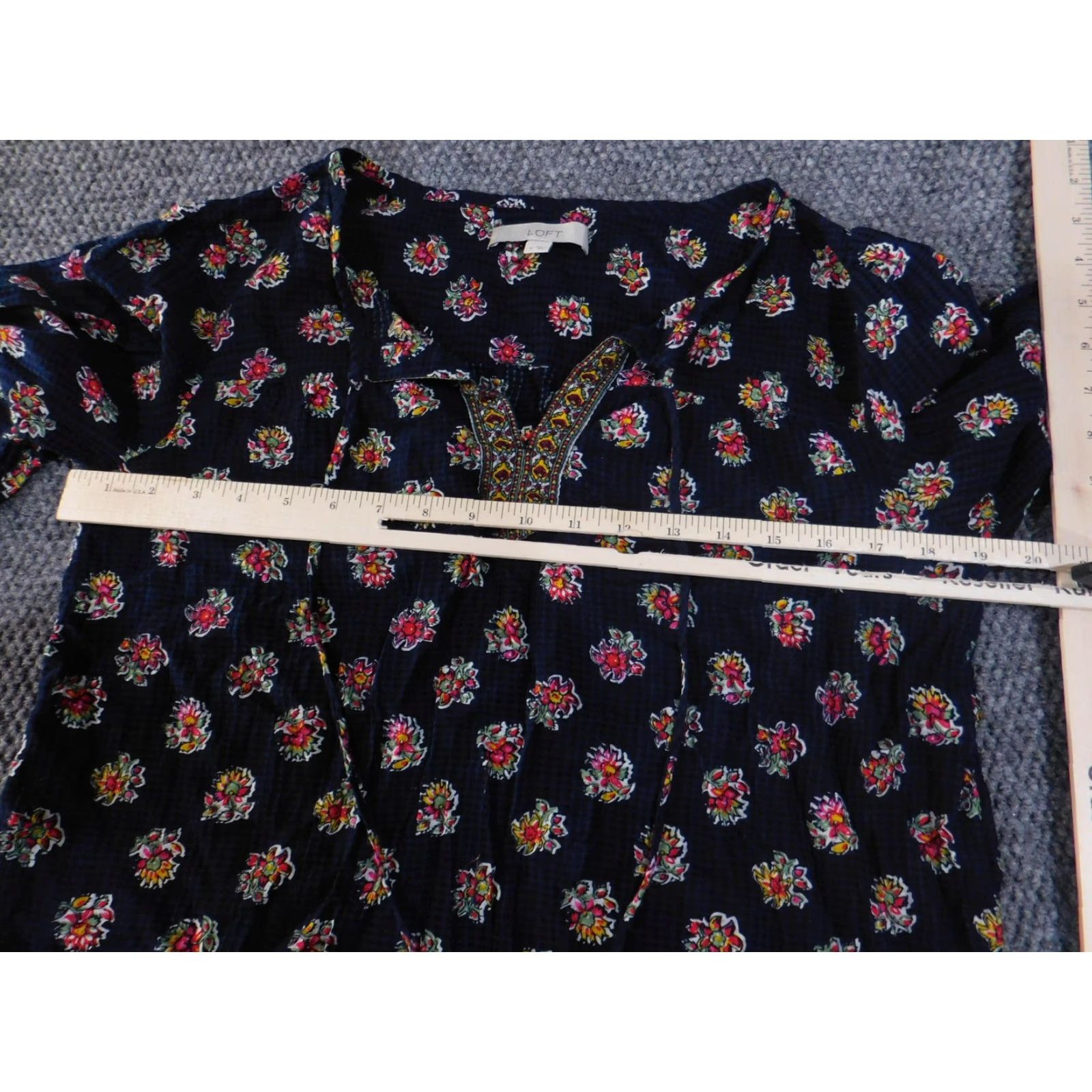 Loft LOFT Blouse - Navy Floral Embroidered 3/4 Sleeve Tunic Womens Medium V-Neck viscose Cotton Size M / US 6-8 / IT 42-44 - 6 Thumbnail