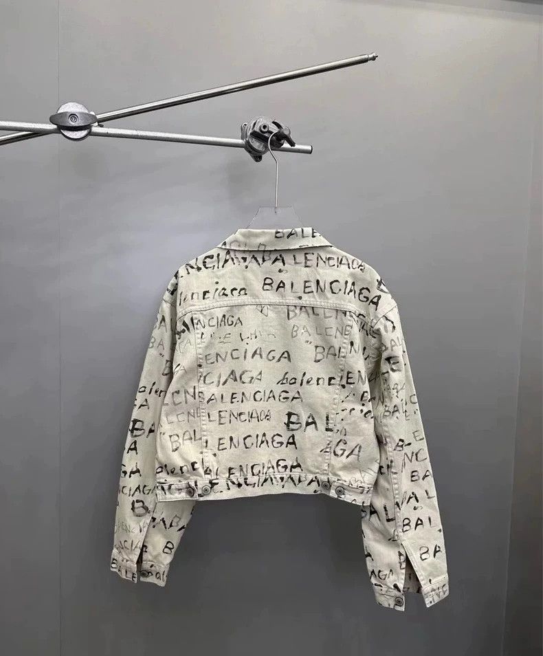 Balenciaga Balenciaga White graffiti full of letters logo denim jacke Size M / US 6-8 / IT 42-44 - 2 Thumbnail