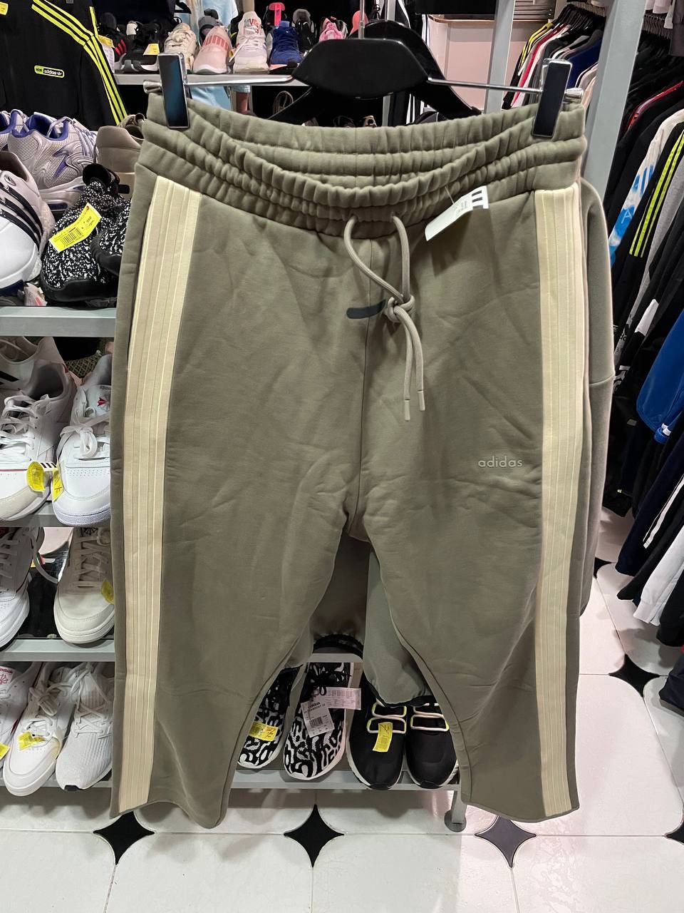 Adidas × Fear of God Fear of god adidas relaxed sweatpants size M Size US 32 / EU 48 - 2 Thumbnail