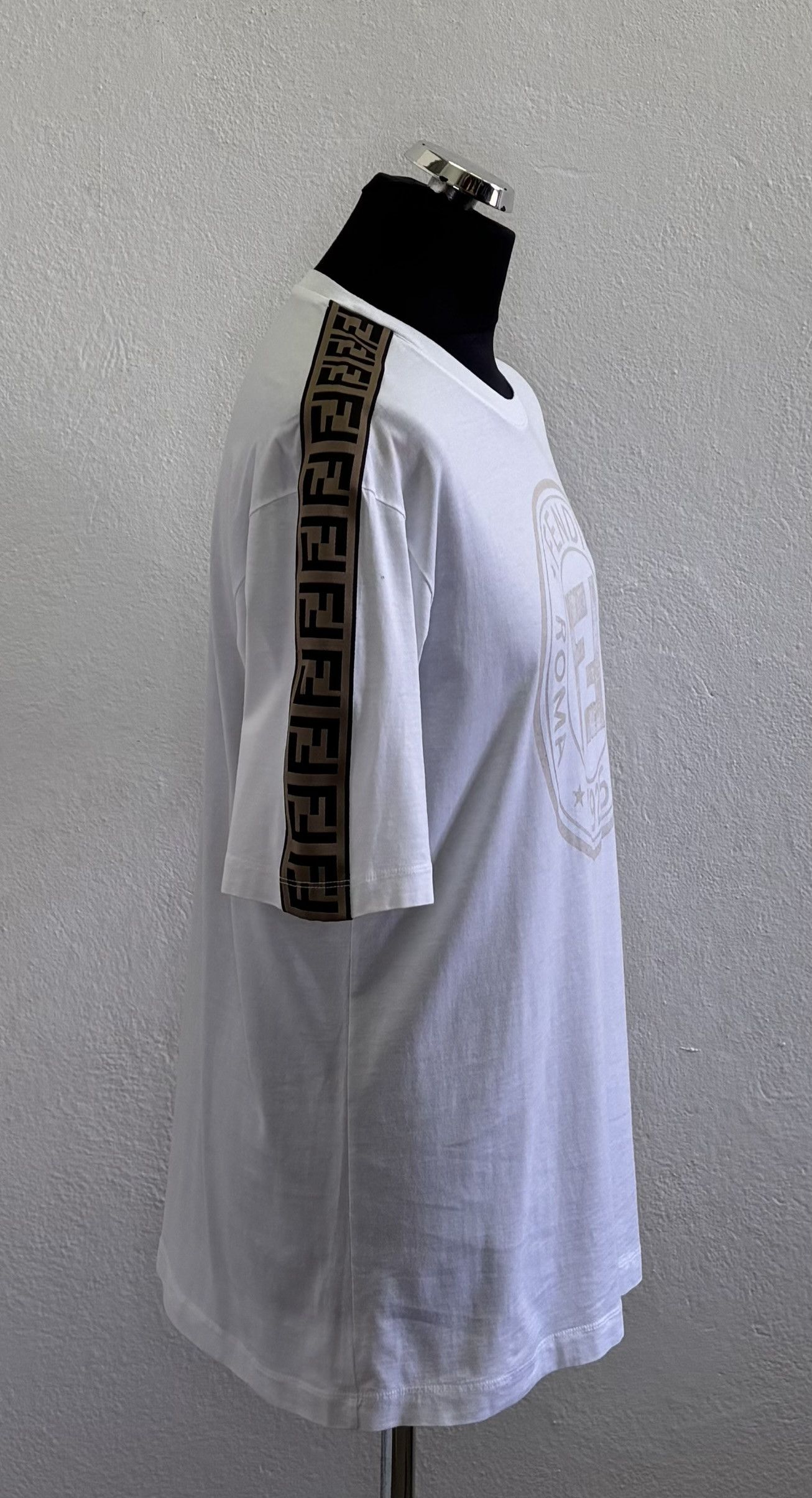Fendi T-shirt Fendi Monogram Medium Size US M / EU 48-50 / 2 - 4 Thumbnail