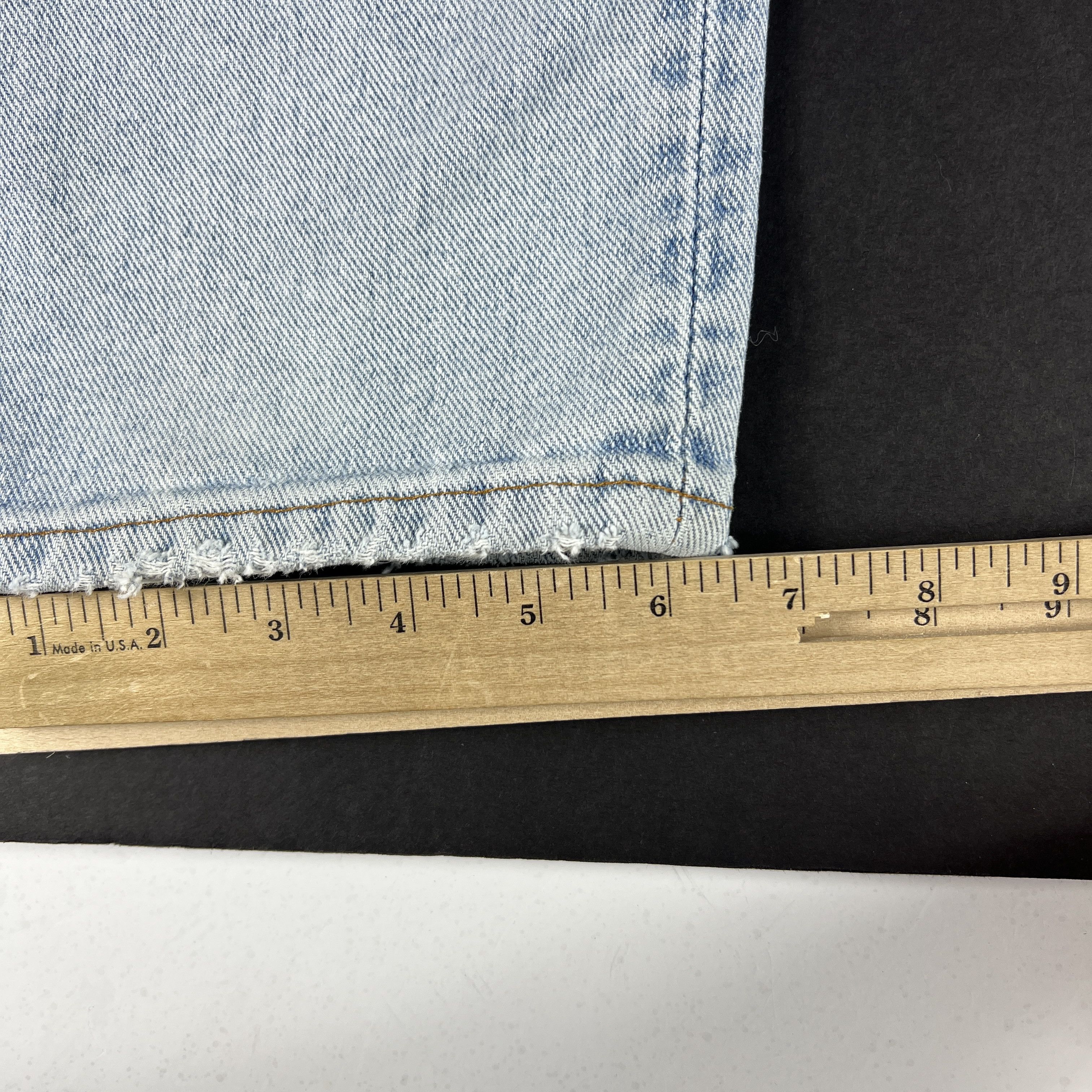 Levi's × Vintage VTG 90s Levi's Jeans 550 Relaxed Straight Light Blue Denim Size US 33 - 16 Thumbnail