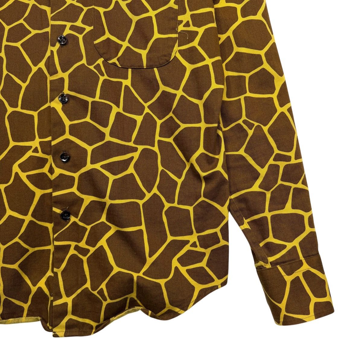 Naked & Famous Giraffe Print Button Down Size US M / EU 48-50 / 2 - 5 Thumbnail