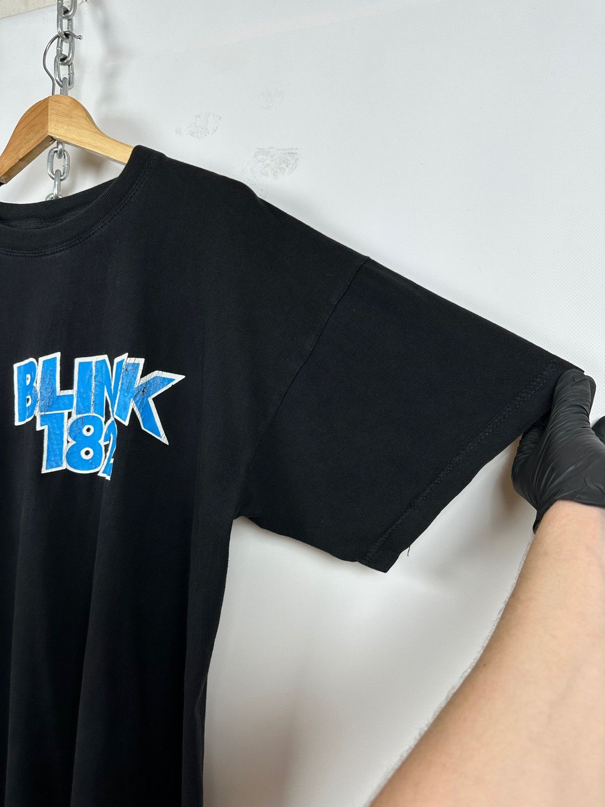 Band Tees 90s Vintage Blink 182 Skanking Bunny Band T-Shirt Size US XL / EU 56 / 4 - 10 Thumbnail