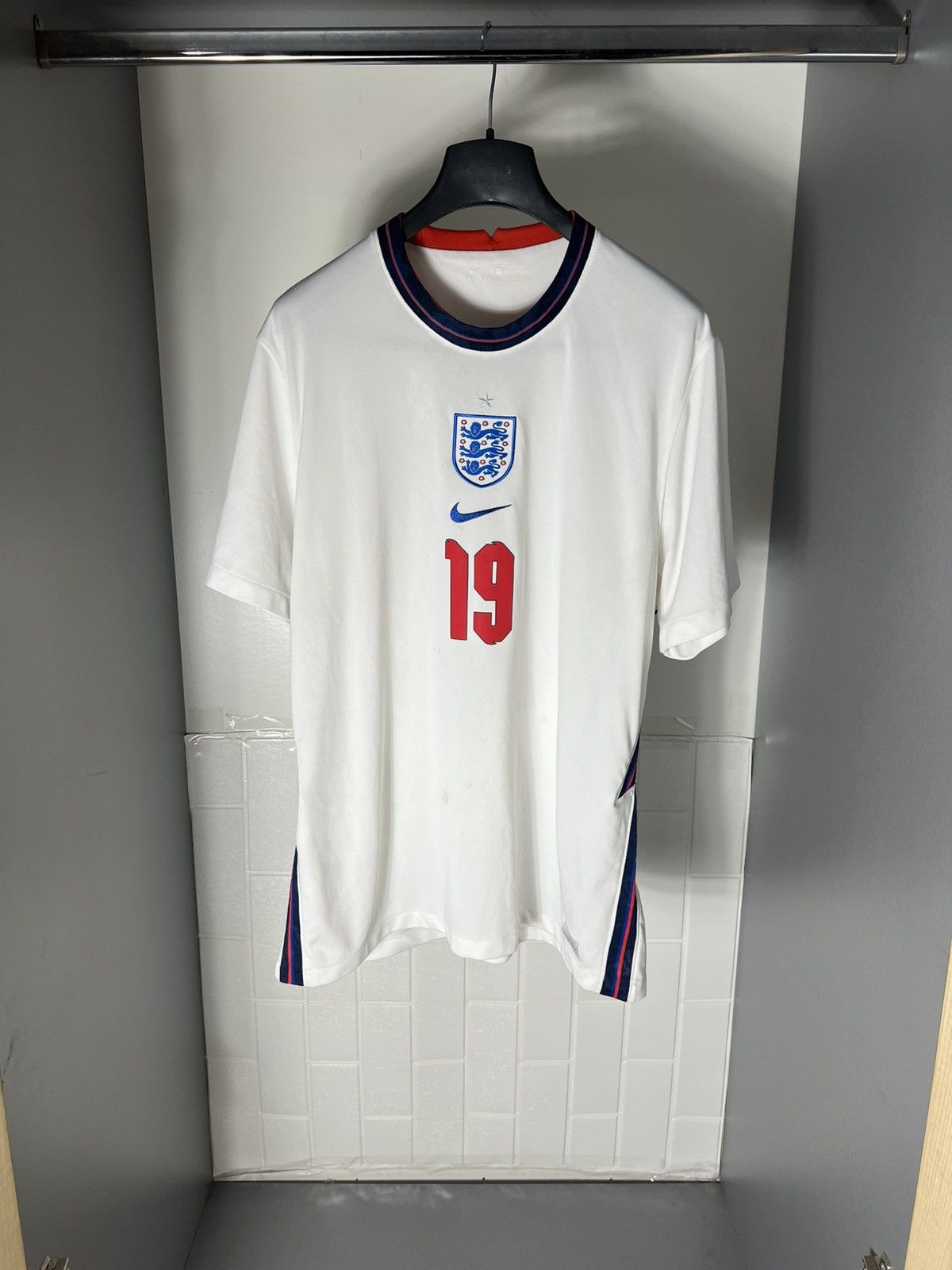 Vintage VERY RARE NIKE ENGLAND RETRO SOCCER JERSEY MANCHESTER Y2K Size US XL / EU 56 / 4 - 2 Thumbnail
